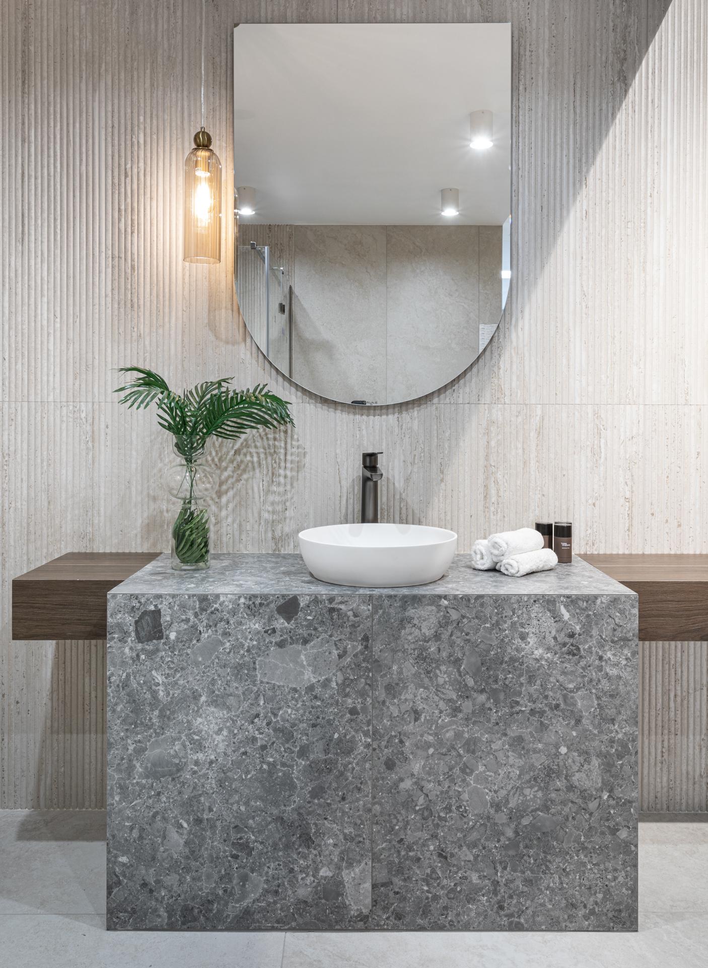 PŁYTKA CERAMICZNA MAX TRAVERTINO IVORY 119.7 X 119.7 CM OD MAXHOME