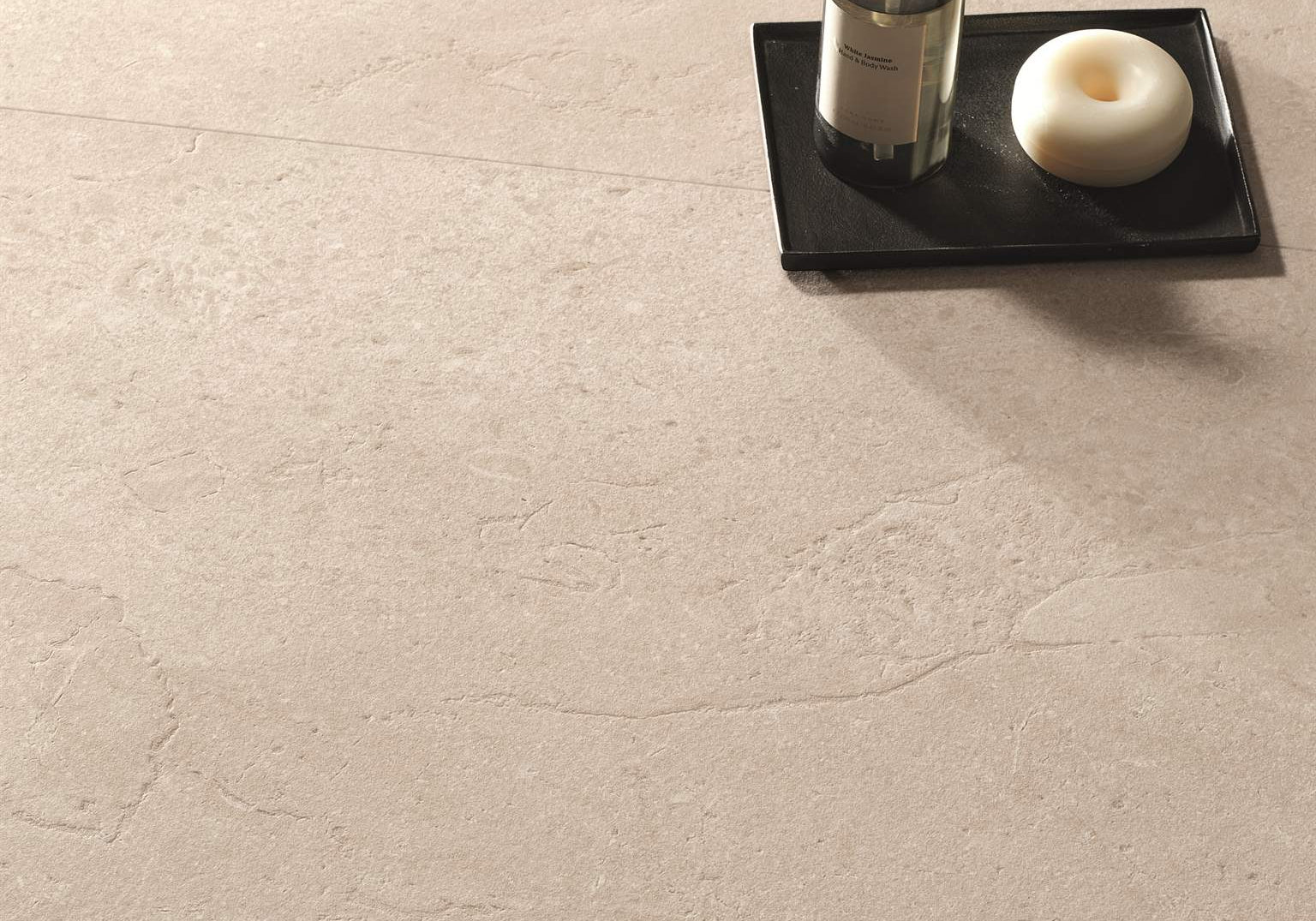 PŁYTKA CERAMICZNA MATERA STONE NEUTRA BEIGE SILKTECH PLUS RT 120 X 120 CM OD ERGON