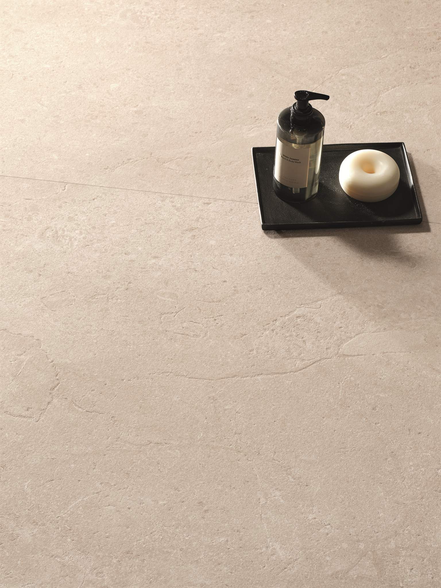 PŁYTKA CERAMICZNA MATERA STONE NEUTRA BEIGE SILKTECH PLUS RT 120 X 120 CM OD ERGON