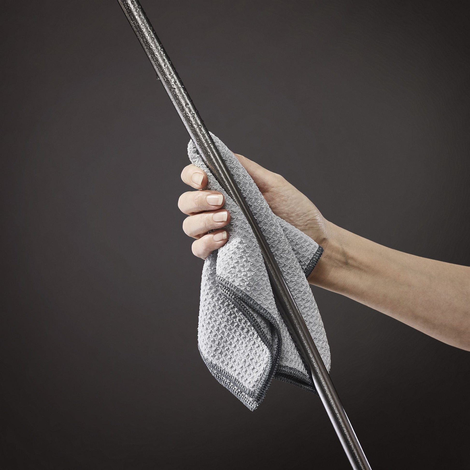 WĄŻ PRYSZNICOWY  ISIFLEX CZARNY OD HANSGROHE 28272340