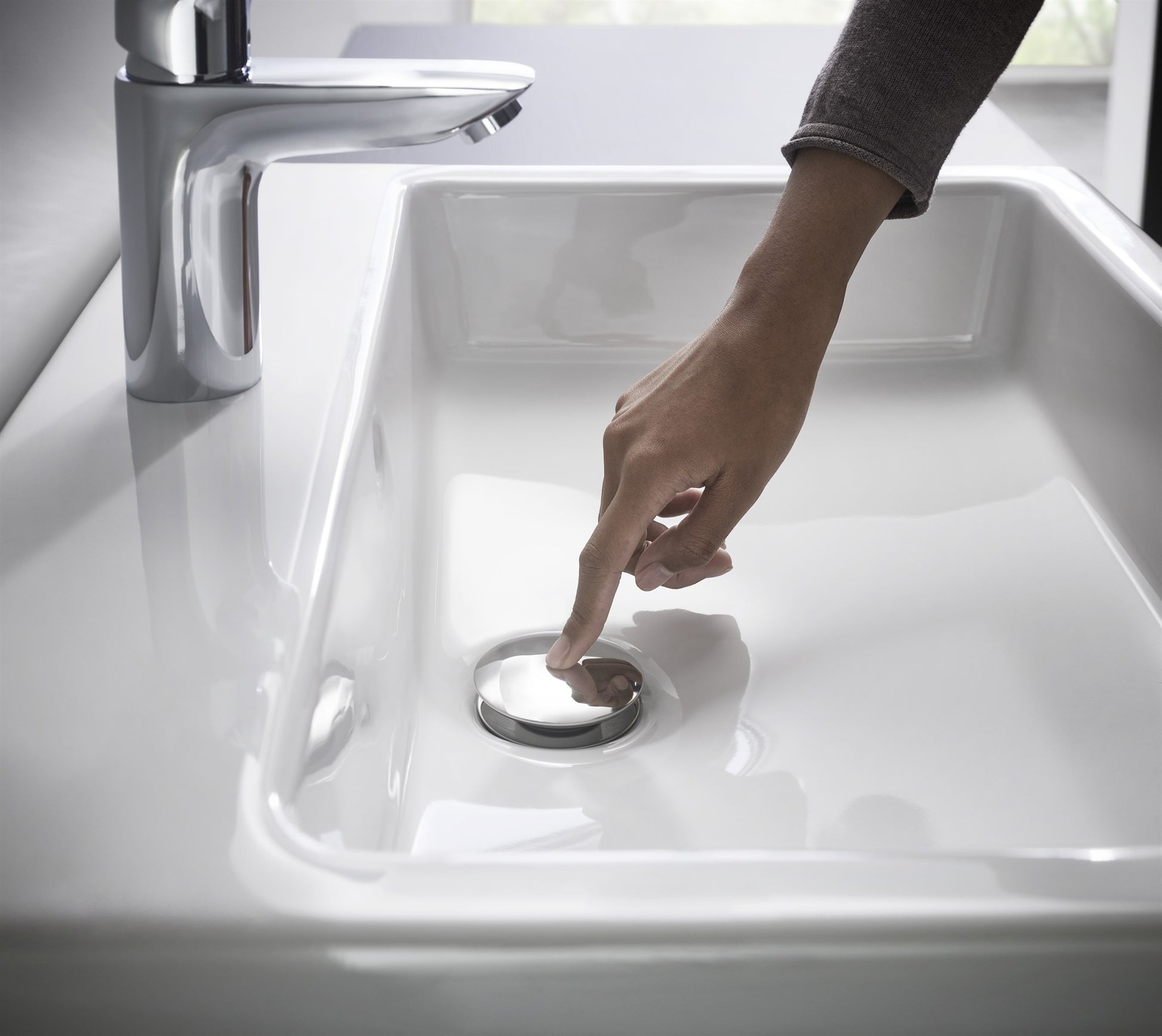 BATERIA UMYWALKOWA LOGIS SREBRNY OD HANSGROHE 71071000