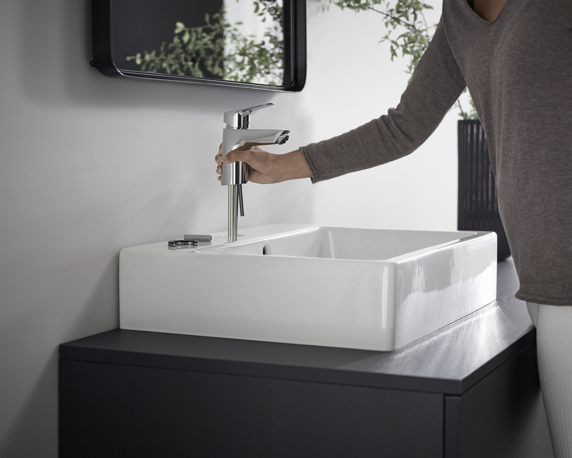 BATERIA UMYWALKOWA LOGIS SREBRNY OD HANSGROHE 71071000