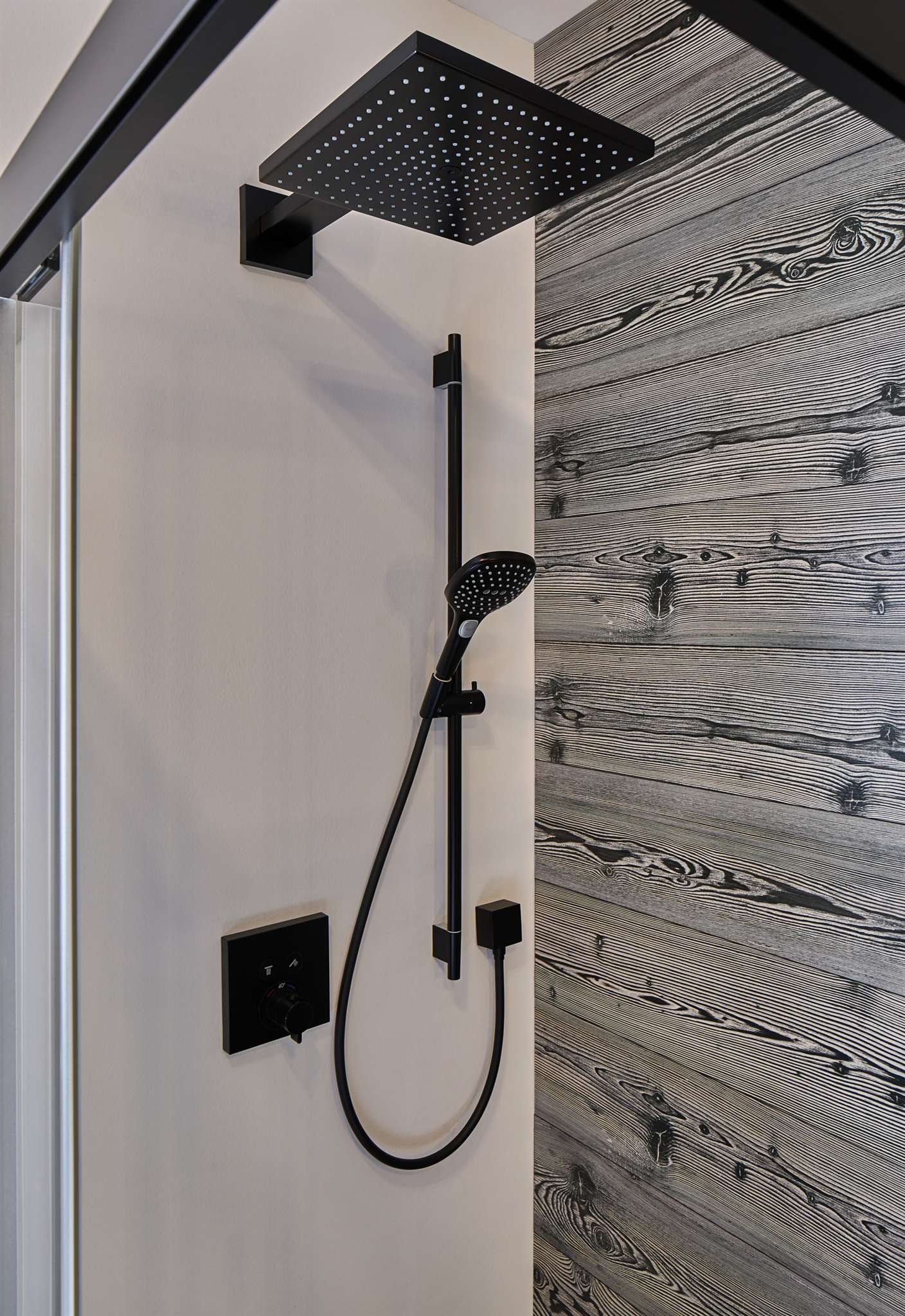 SŁUCHAWKA PRYSZNICOWA  RAINDANCE SELECT E CZARNY OD HANSGROHE 26520670