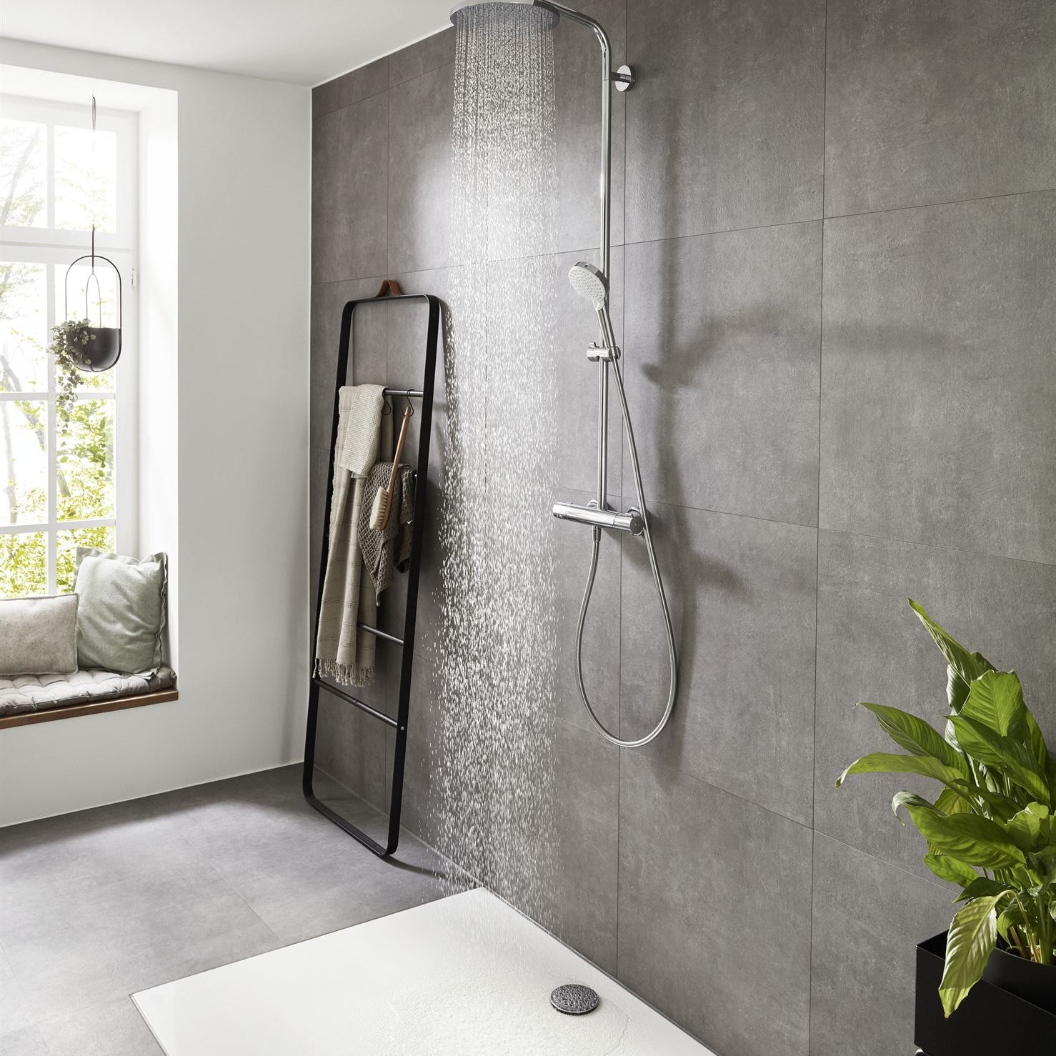 BATERIA WANNOWO-PRYSZNICOWA  CROMETTA S SREBRNY OD HANSGROHE 27268000