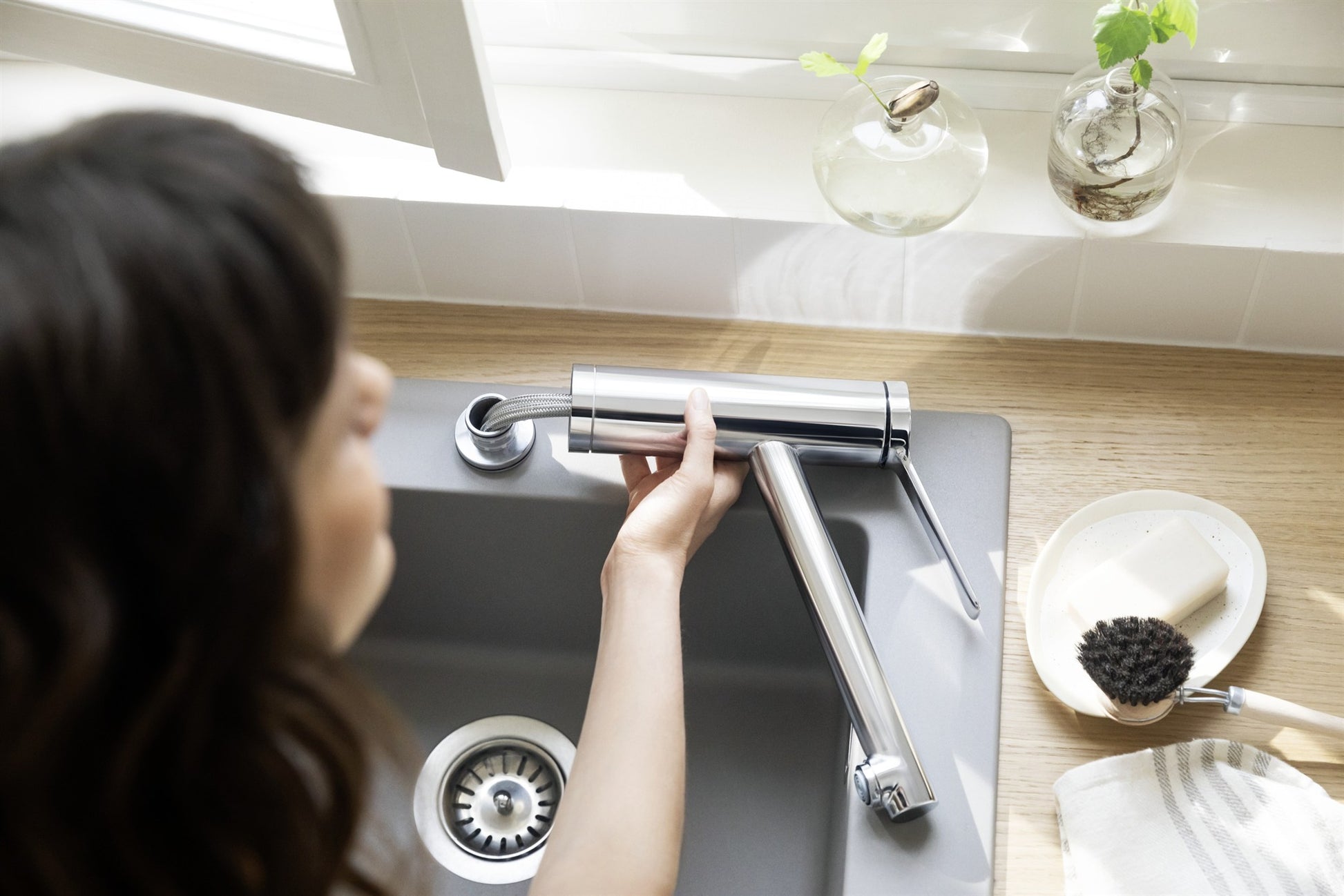 BATERIA KUCHENNA NATYNKOWA ZESIS M33 SREBRNY OD HANSGROHE 74805000