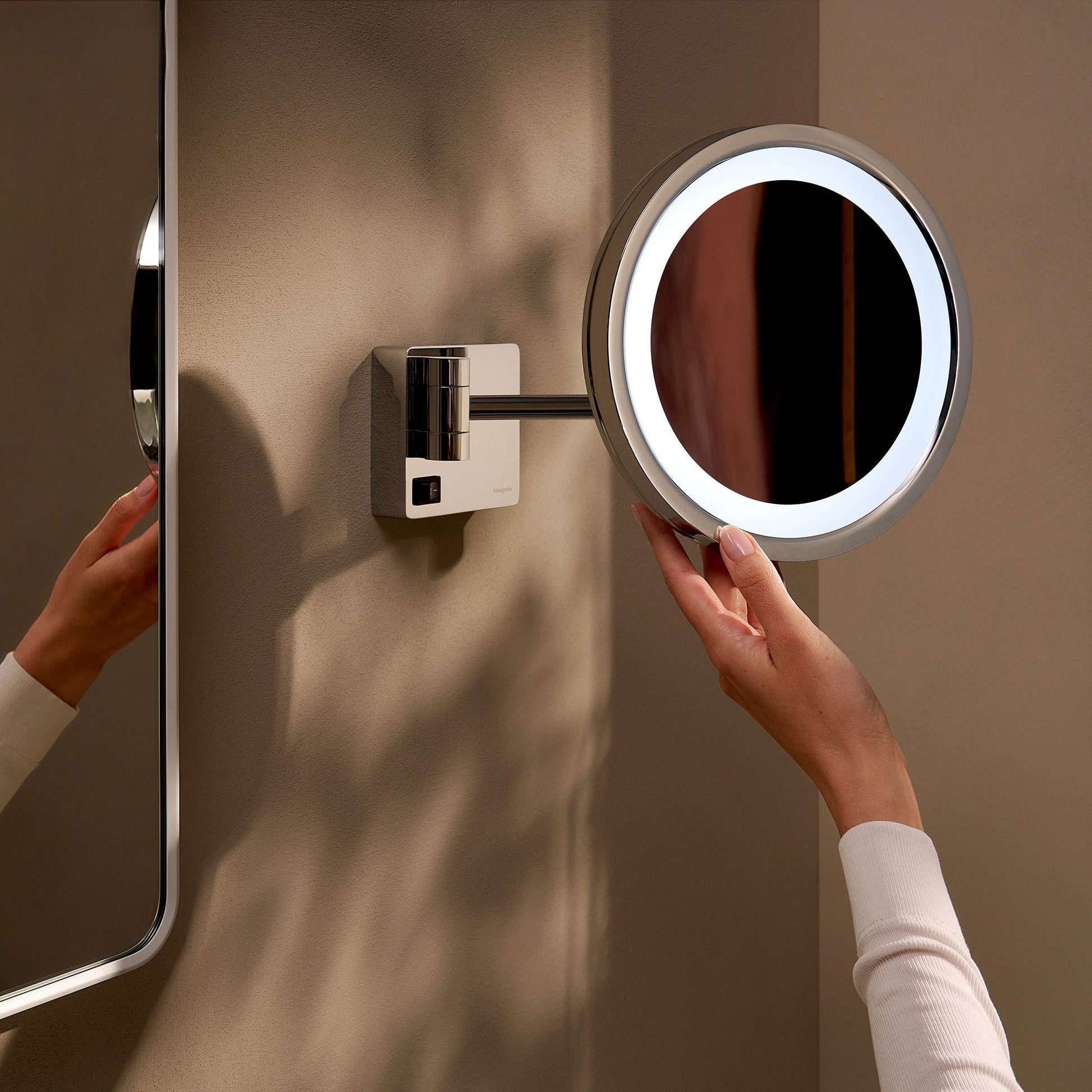 LUSTRO  ADDSTORIS SREBRNY OD HANSGROHE 41790000