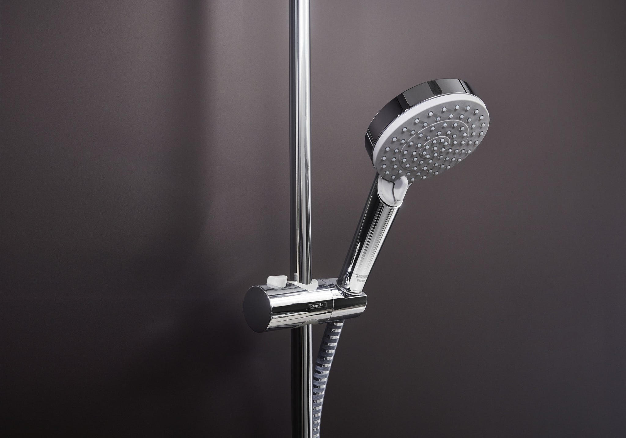 SŁUCHAWKA PRYSZNICOWA  VERNIS BLEND SREBRNY OD HANSGROHE 26090000