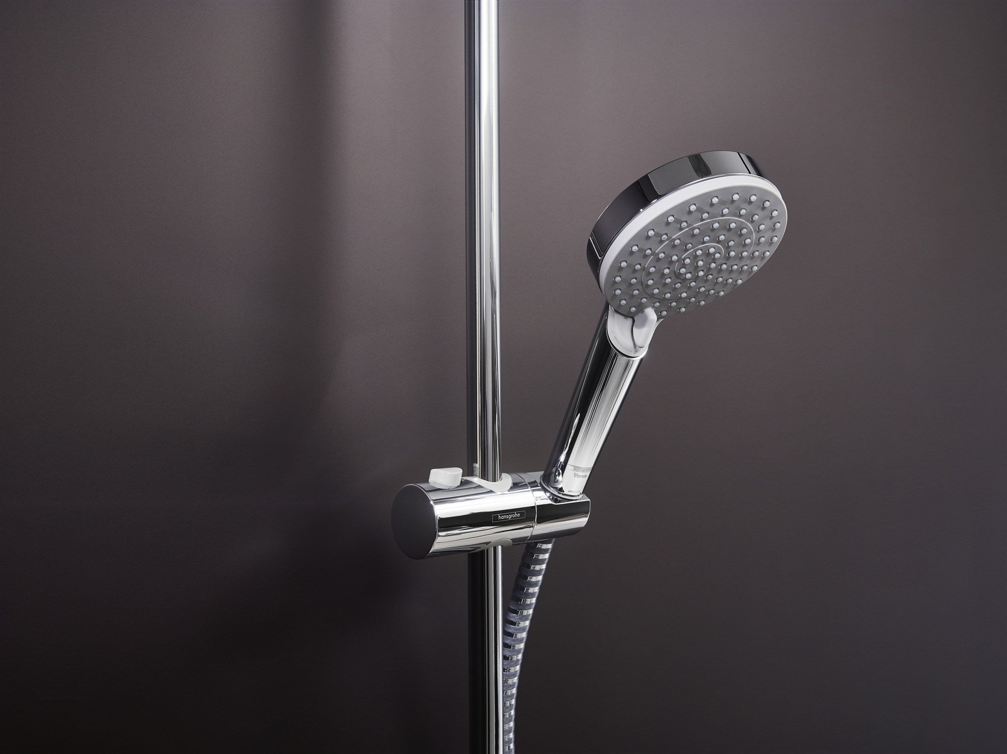 SŁUCHAWKA PRYSZNICOWA  VERNIS BLEND SREBRNY OD HANSGROHE 26090000