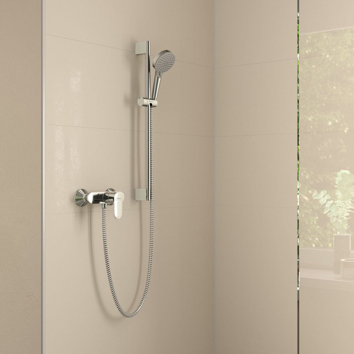 BATERIA ŚCIENNA VERNIS BLEND SREBRNY OD HANSGROHE 71640000