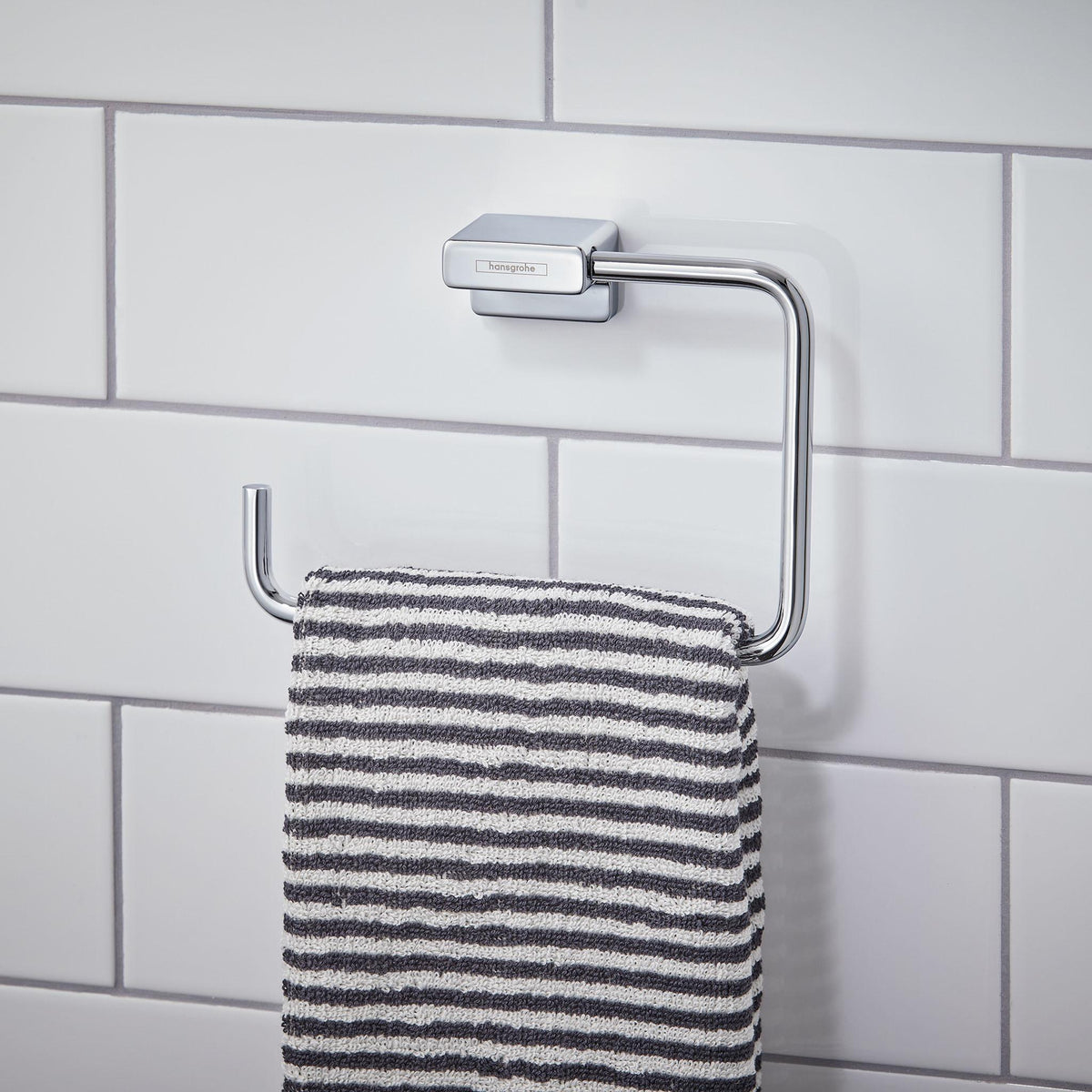 UCHWYT NA PAPIER  ADDSTORIS Q SREBRNY OD HANSGROHE 41754000