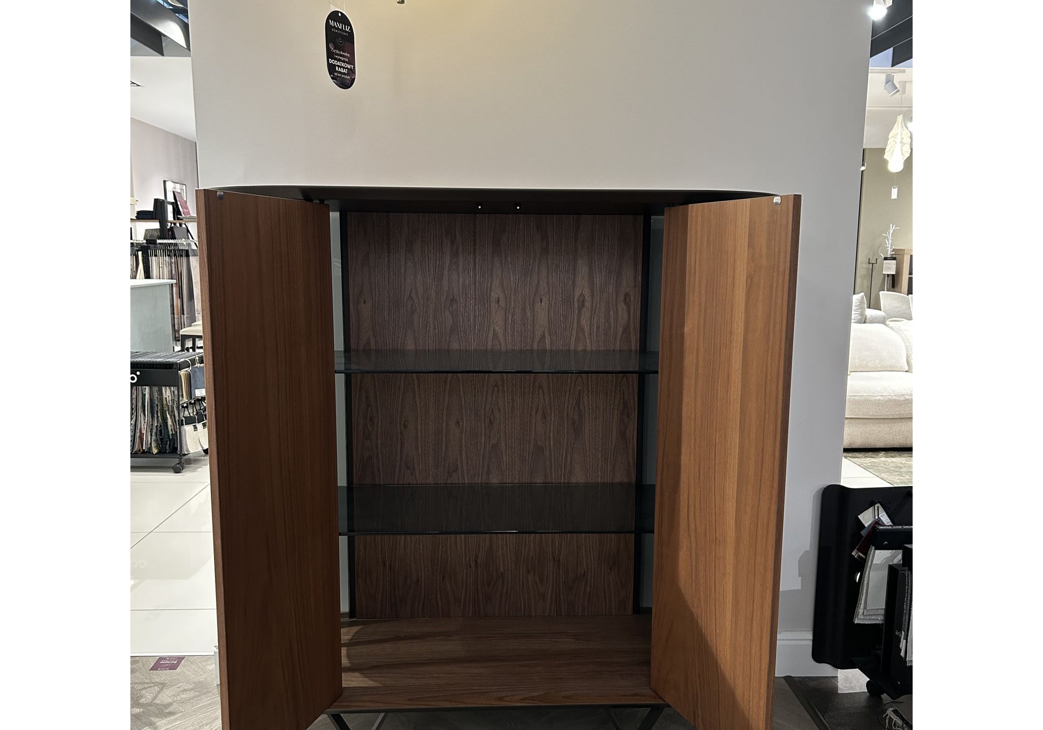 KOMODA COSTES WYSOKA OD CATTELAN ITALIA