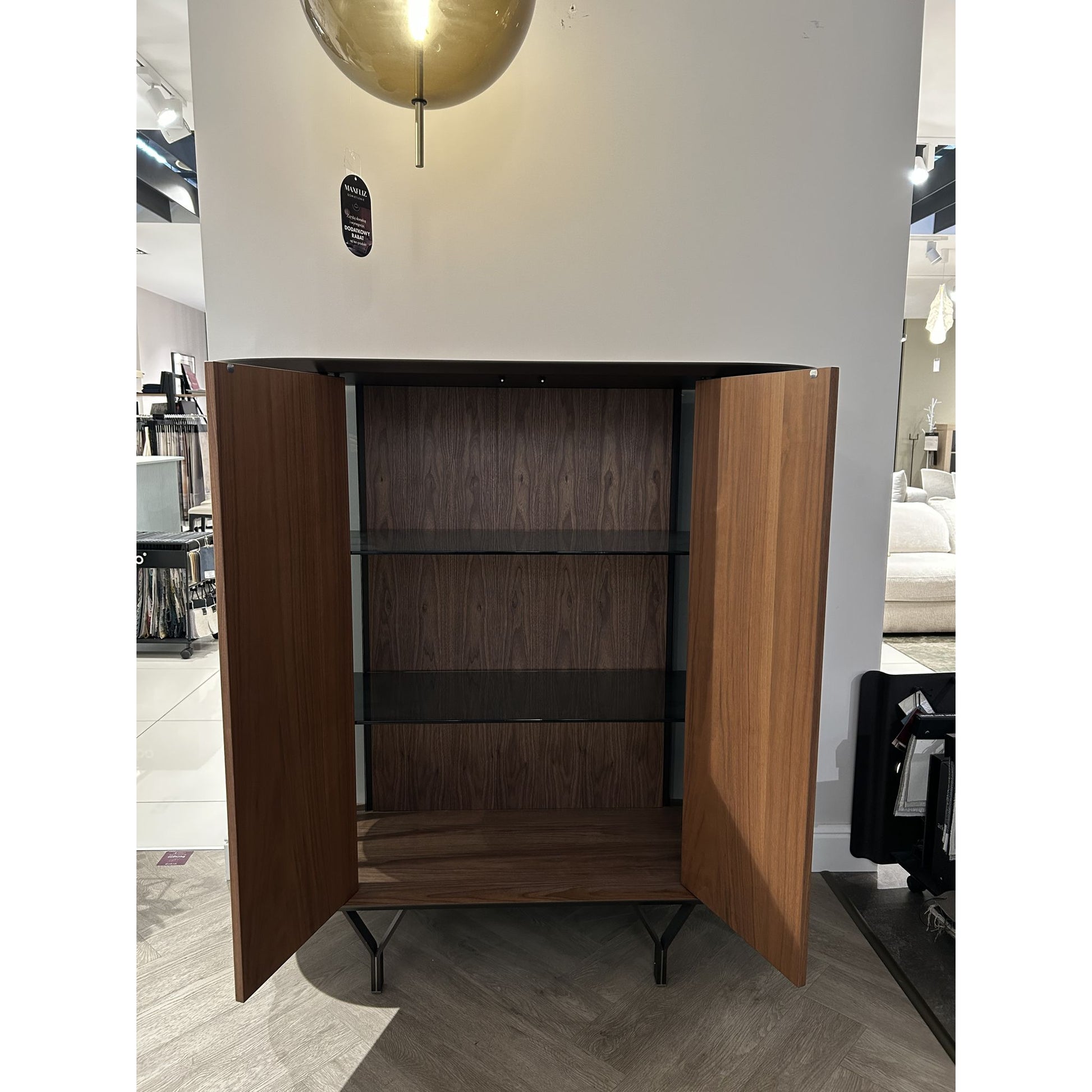 KOMODA COSTES WYSOKA OD CATTELAN ITALIA