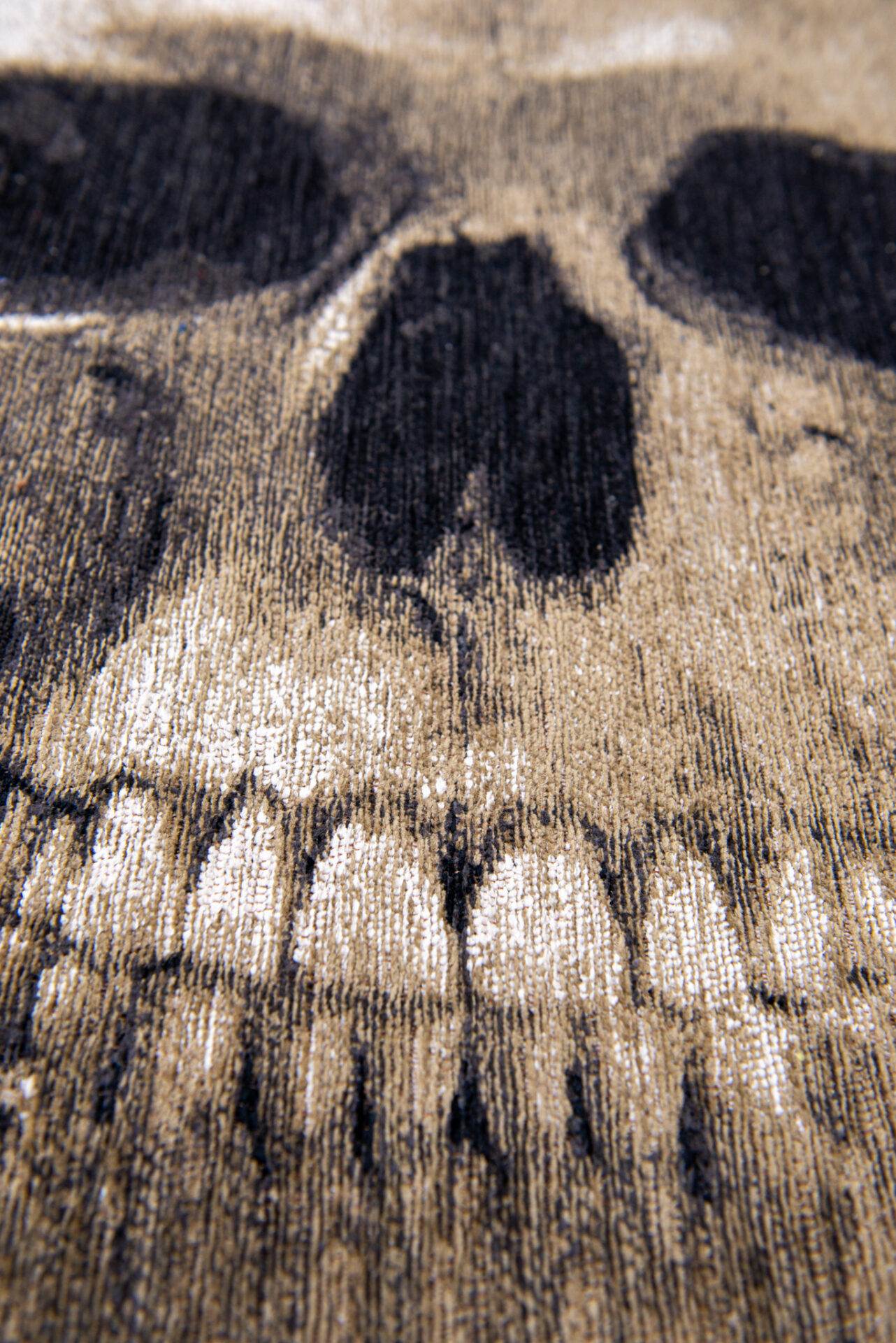 DYWAN PROSTOKĄTNY MEMENTO MORI FUNNY BONES  x  cm od CARPETS & MORE
