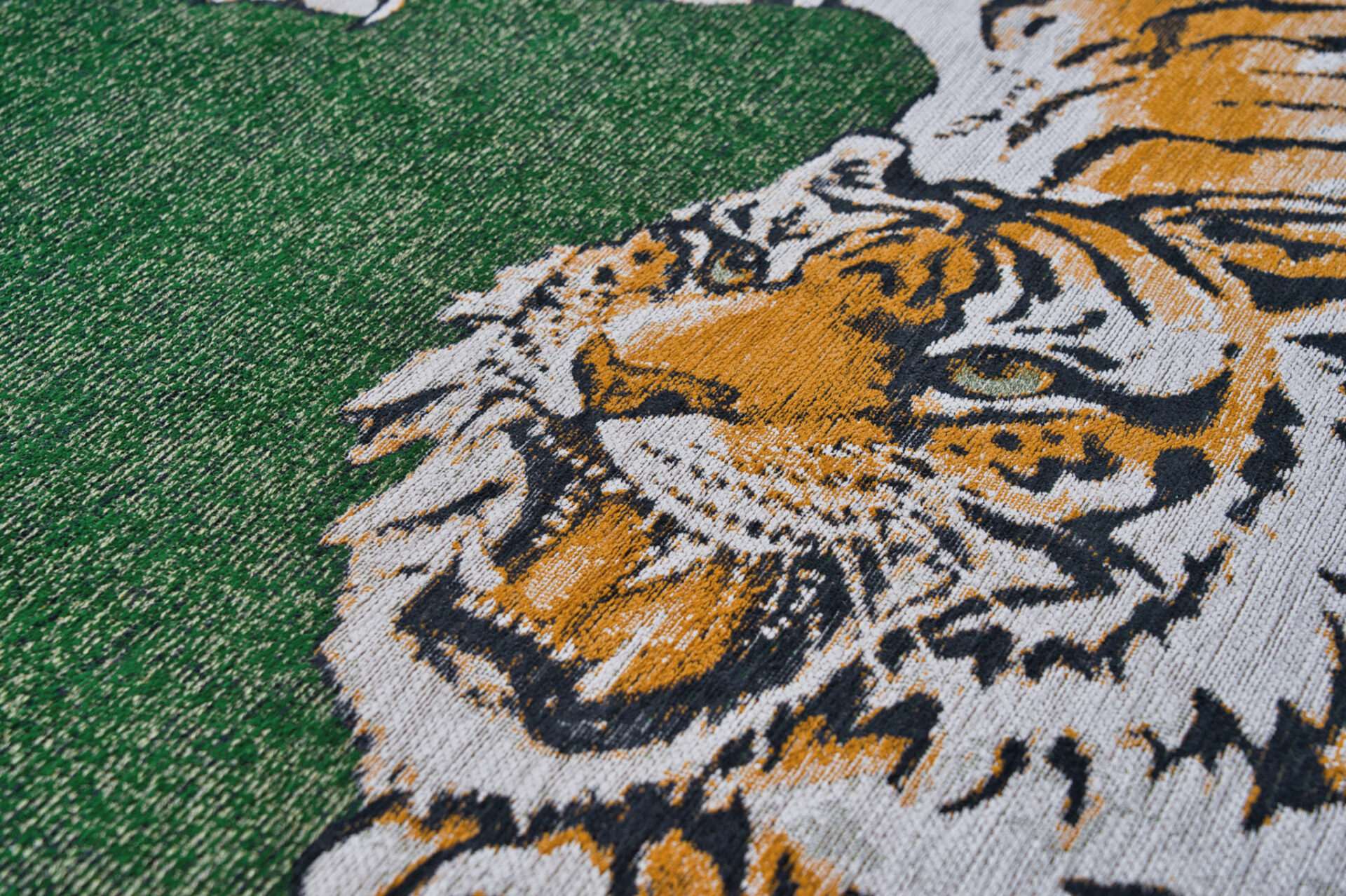 DYWAN PROSTOKĄTNY TIGER GREEN ON FIRE  x  cm od CARPETS & MORE