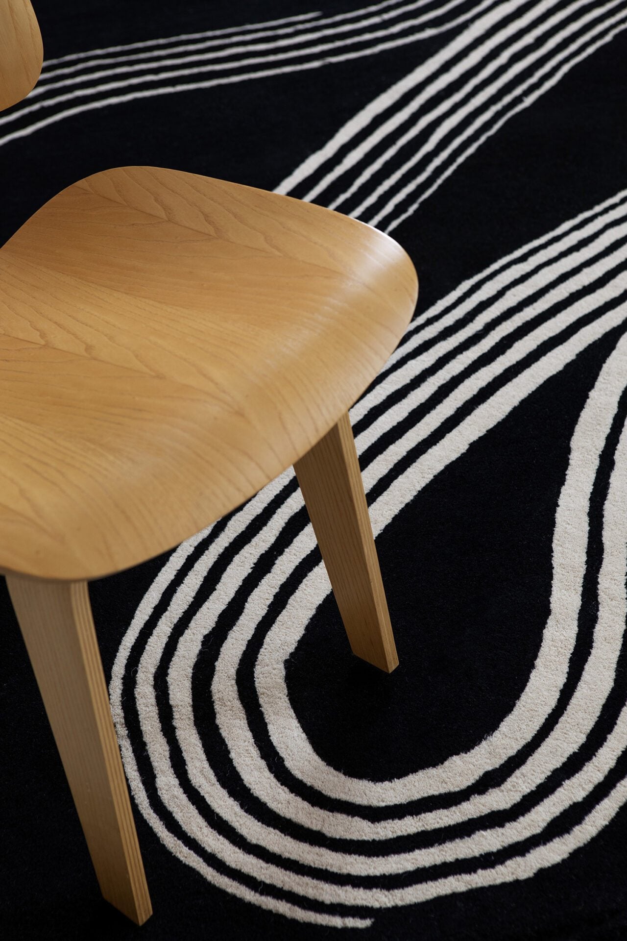DYWAN PROSTOKĄTNY DECOR FLOW CAVIAR  x  cm od CARPETS & MORE