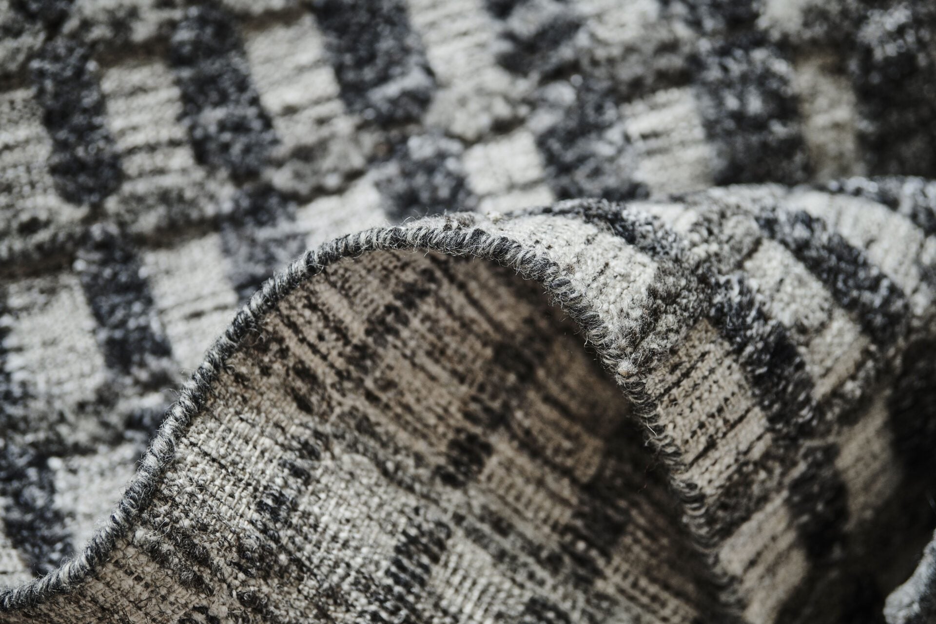 DYWAN PROSTOKĄTNY LANDSCAPE CLIFF CHARCOAL  x  cm od CARPETS & MORE