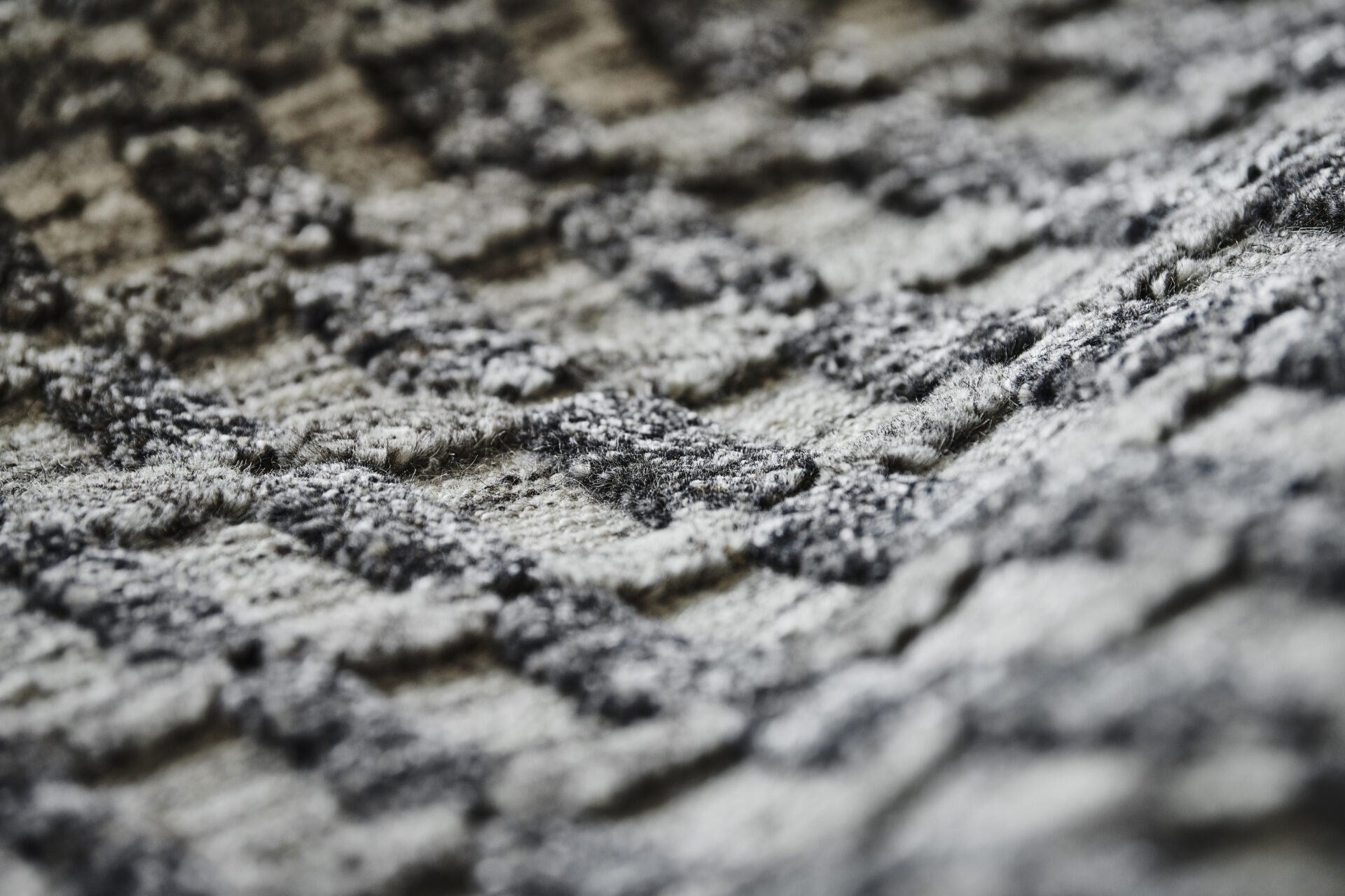 DYWAN PROSTOKĄTNY LANDSCAPE CLIFF CHARCOAL  x  cm od CARPETS & MORE