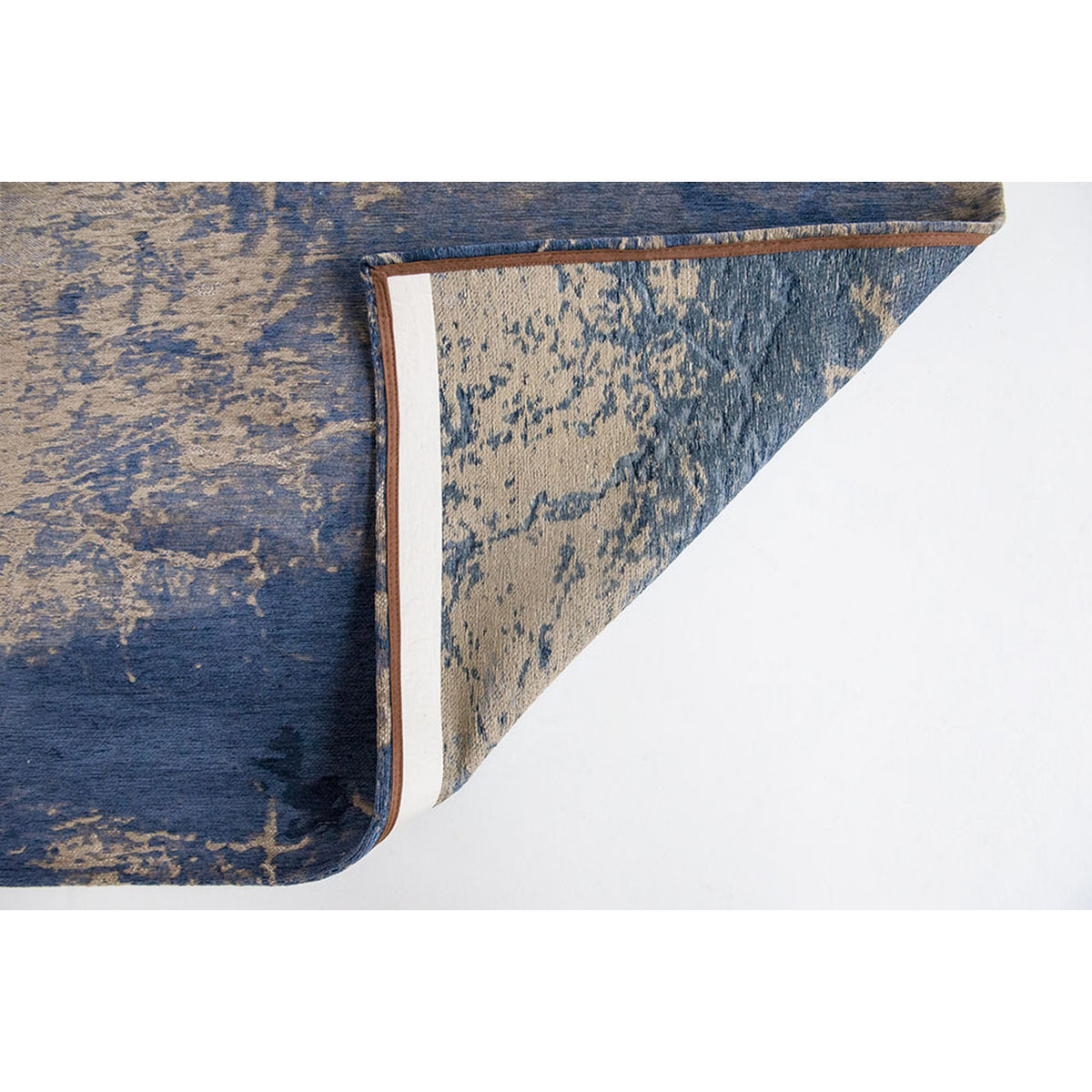 DYWAN PROSTOKĄTNY CRACKS ABYSS BLUE 240 X 170 CM OD LOUIS DE POORTERE