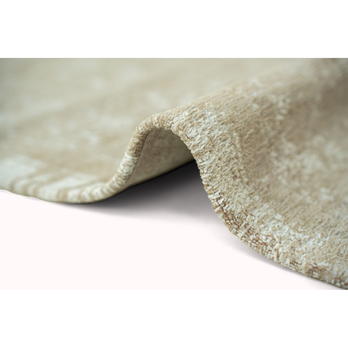 DYWAN PROSTOKĄTNY MEDALLION MILK CURRY 240 X 170 CM OD LOUIS DE POORTERE