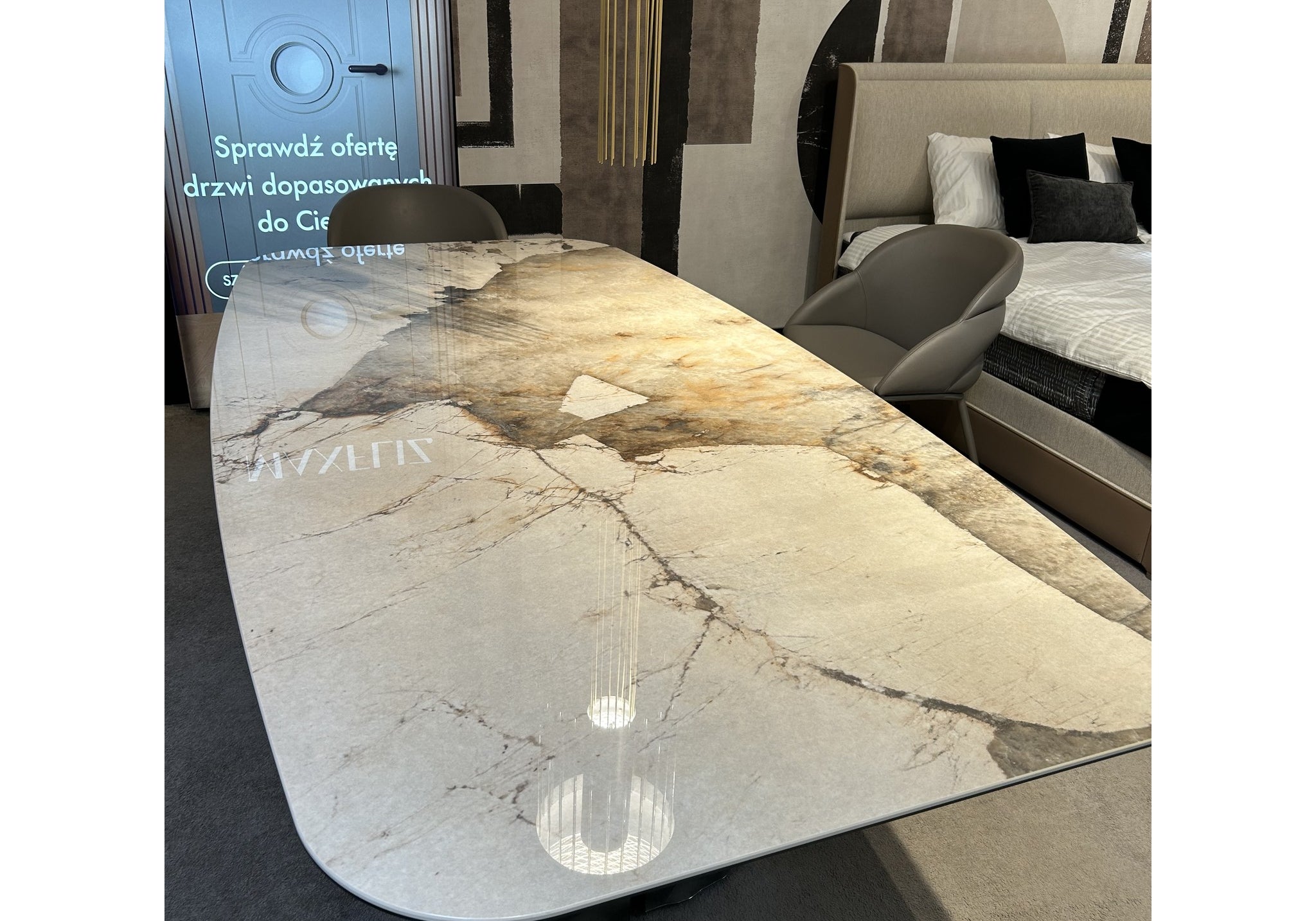 STÓŁ STÓŁ ATRIUM KERAMIK OD CATTELAN ITALIA