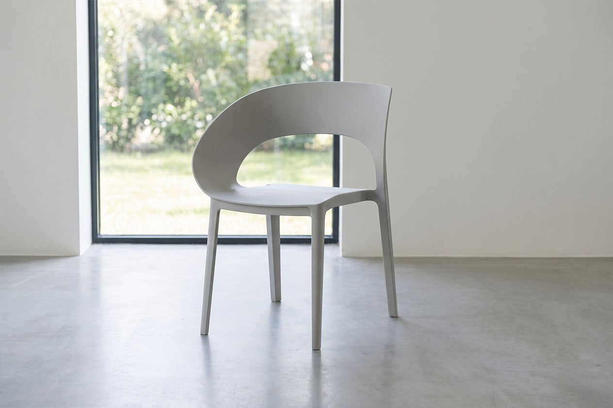KRZESŁO PLASTIKOWE MOLLY GREY OD MAXLIVING