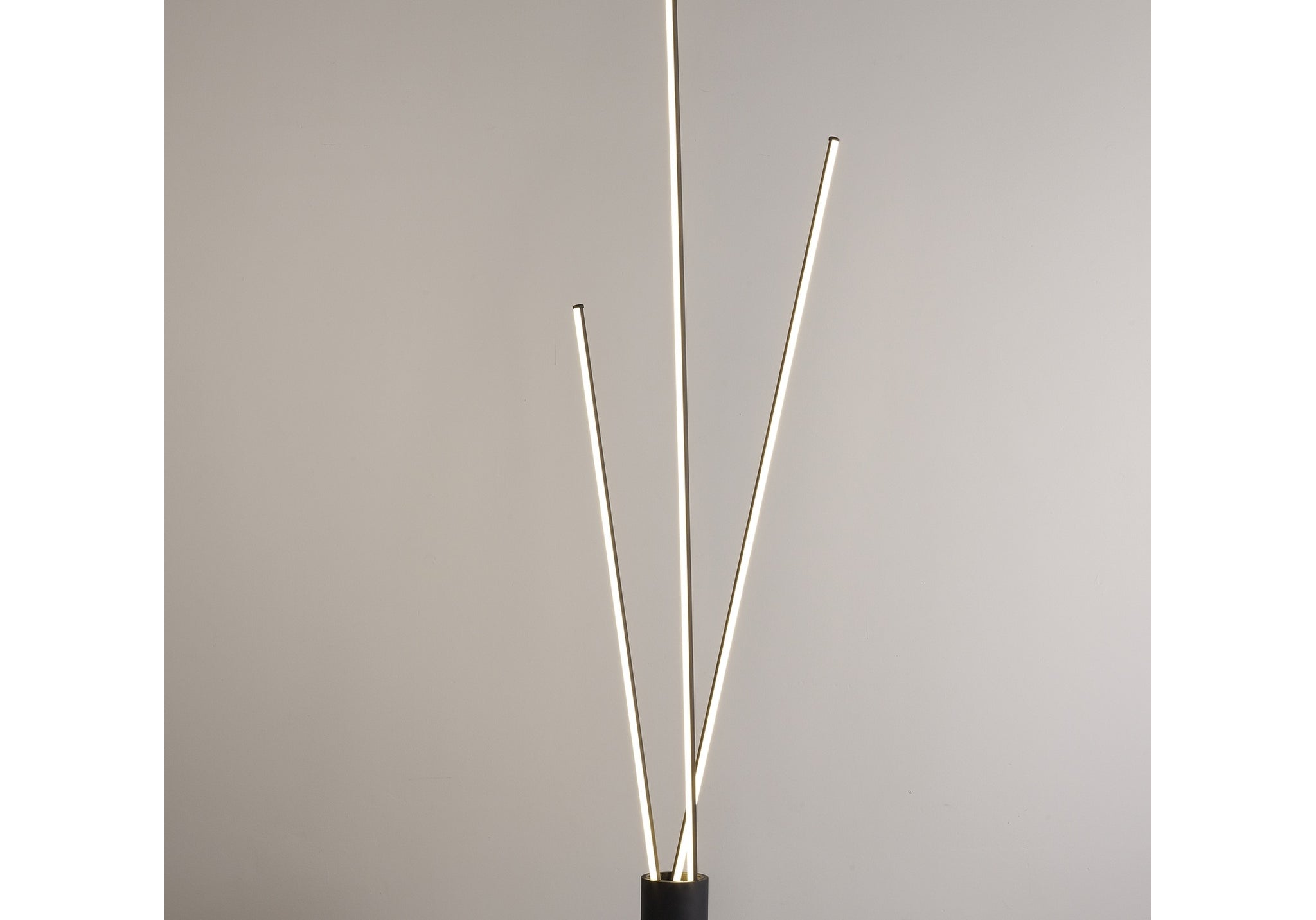 LAMPA PODŁOGOWA VERTICAL OD MANTRA 7348