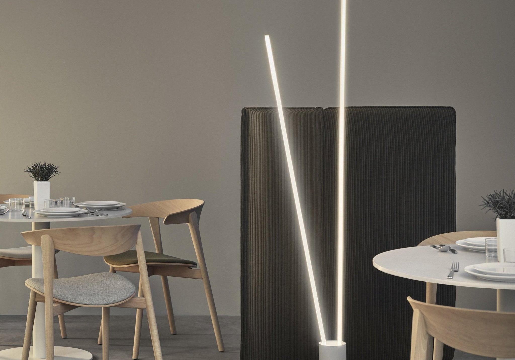 LAMPA PODŁOGOWA VERTICAL OD MANTRA 7345