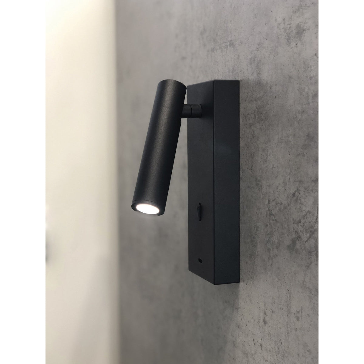LAMPA ŚCIENNA TARIFA III OD MANTRA 8985