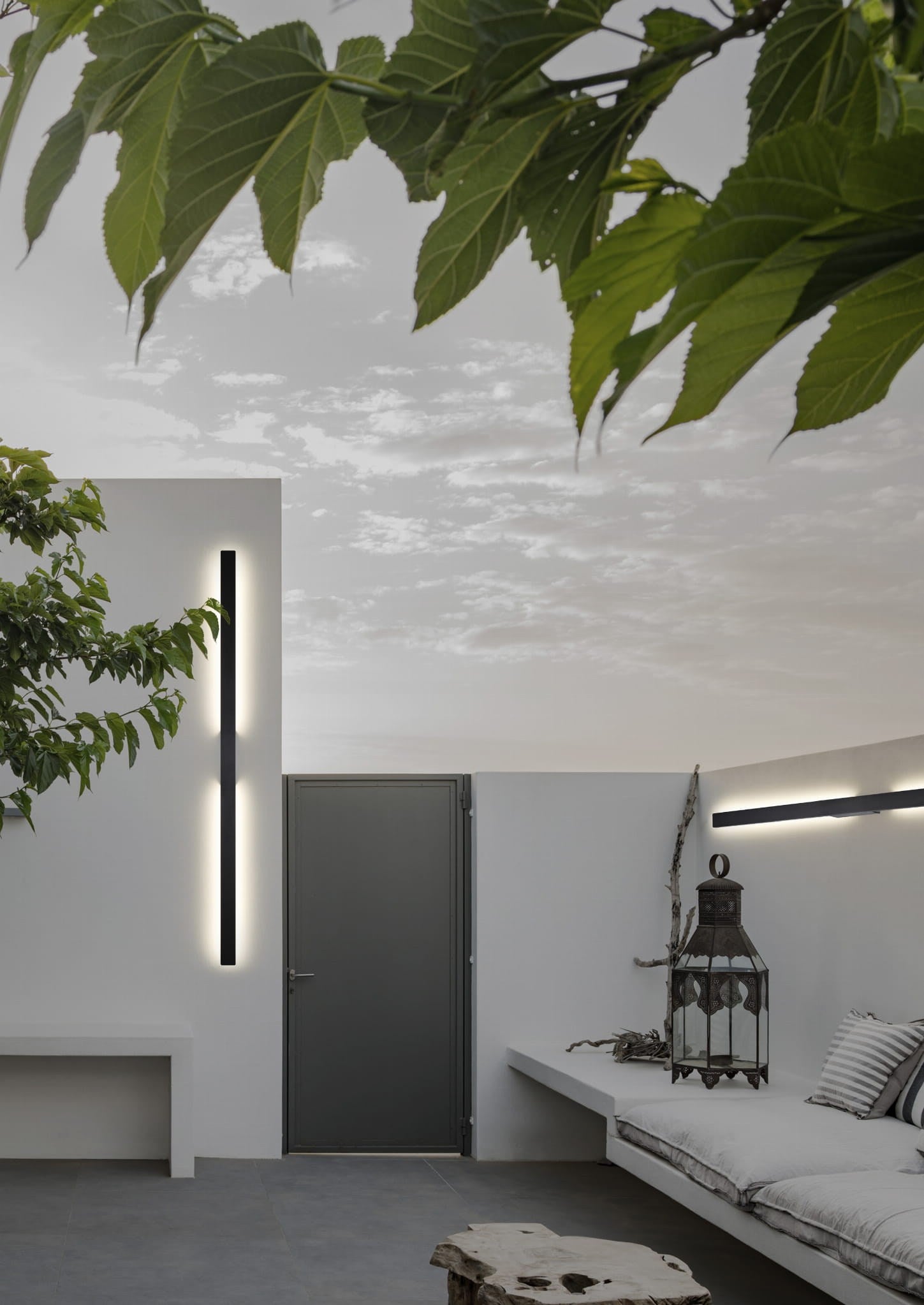 LAMPA  LOTUS CZARNY od MANTRA