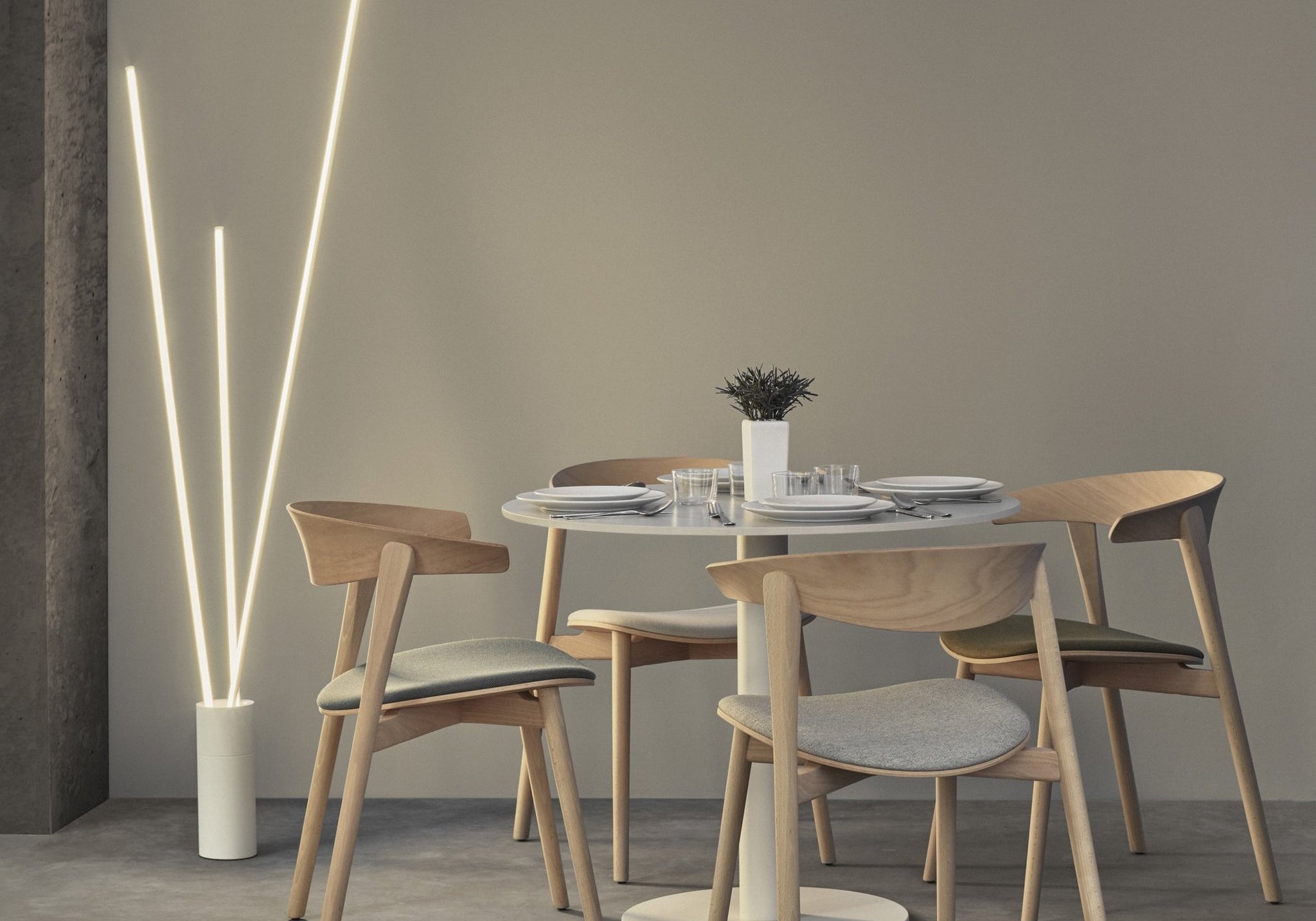 LAMPA PODŁOGOWA VERTICAL OD MANTRA 7347