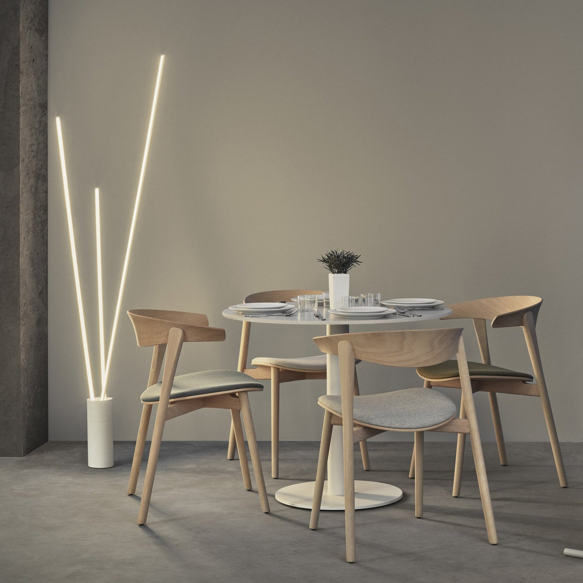 LAMPA PODŁOGOWA VERTICAL OD MANTRA 7347