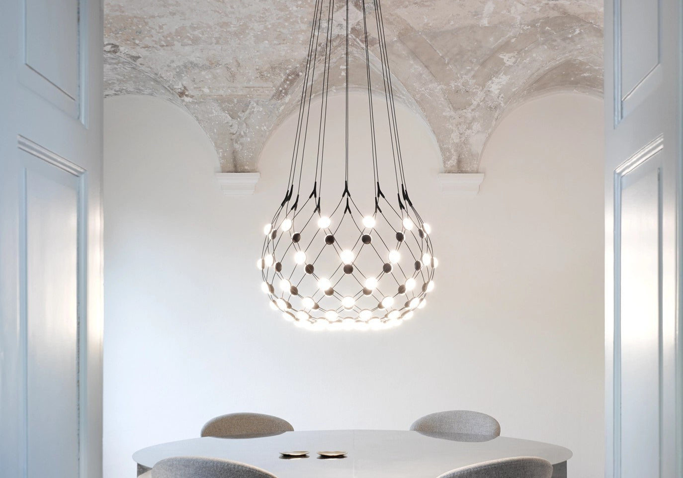 LAMPA WISZĄCA MESH CZARNY od LUCEPLAN