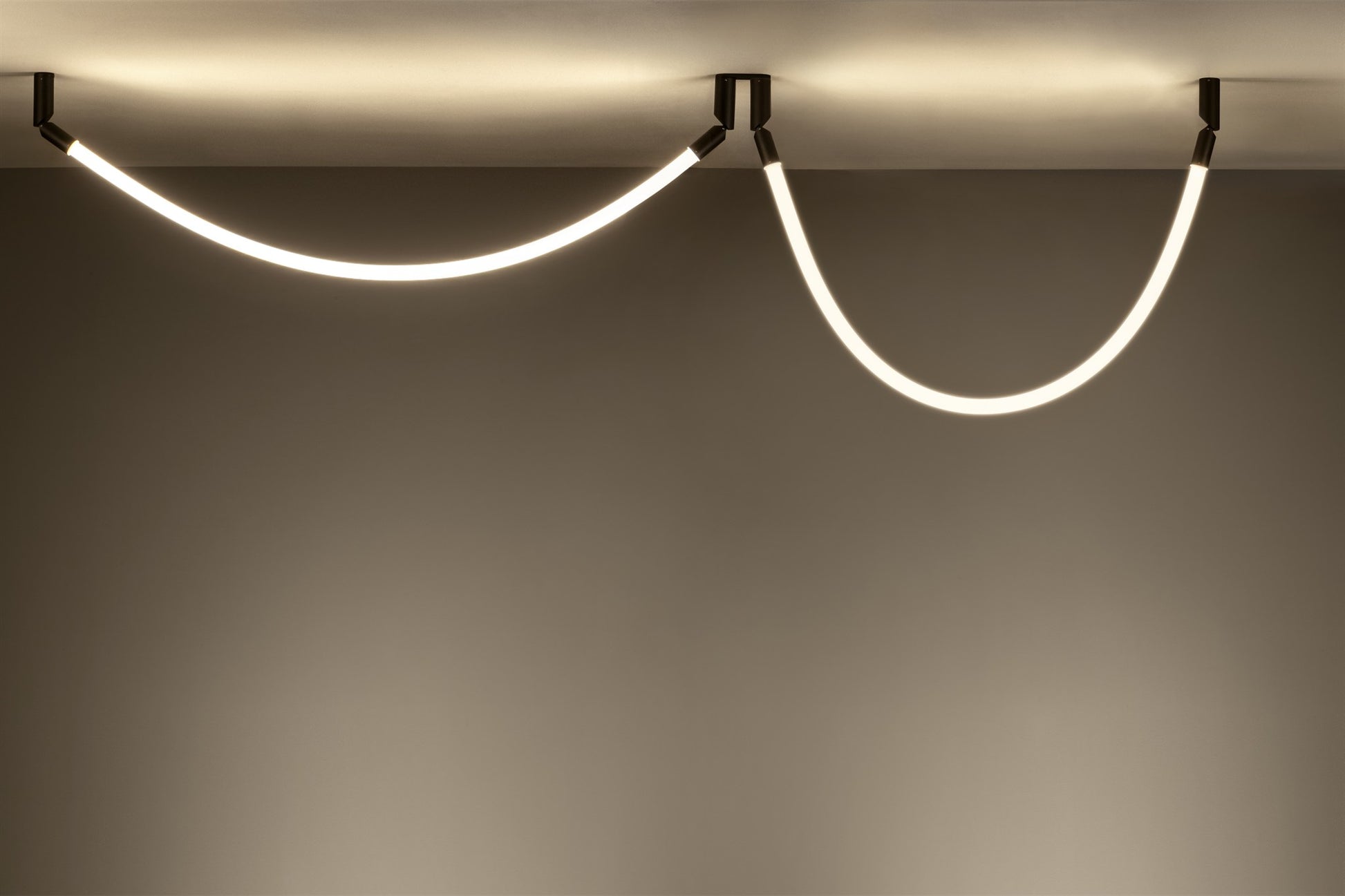 LAMPA WISZĄCA ARCO A-4002X CZARNY od ESTILUZ