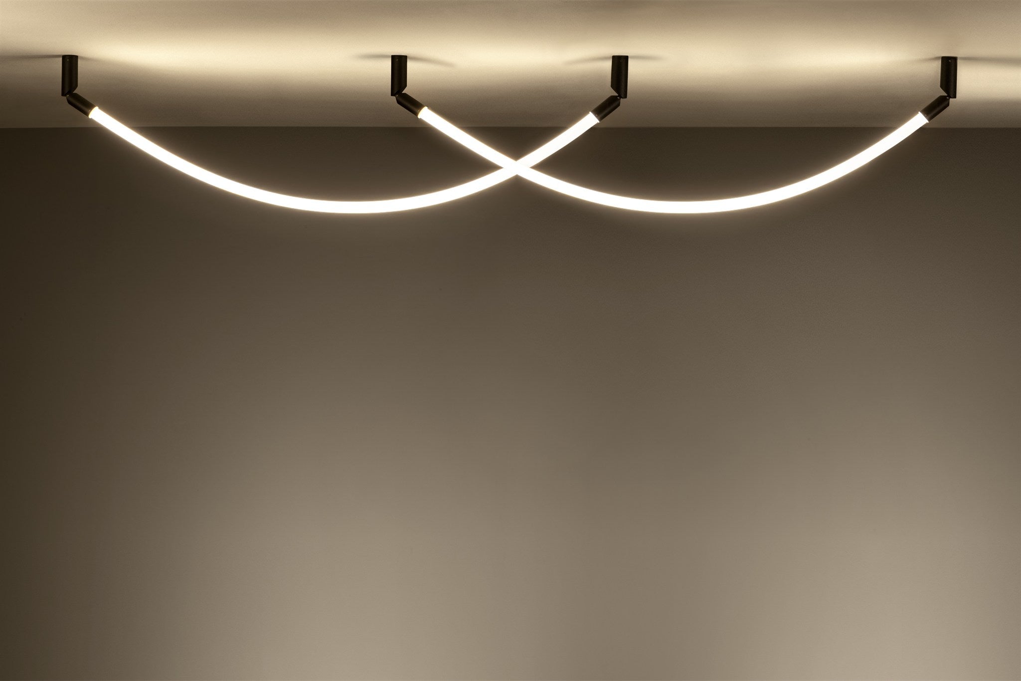 LAMPA WISZĄCA ARCO A-4002X CZARNY od ESTILUZ