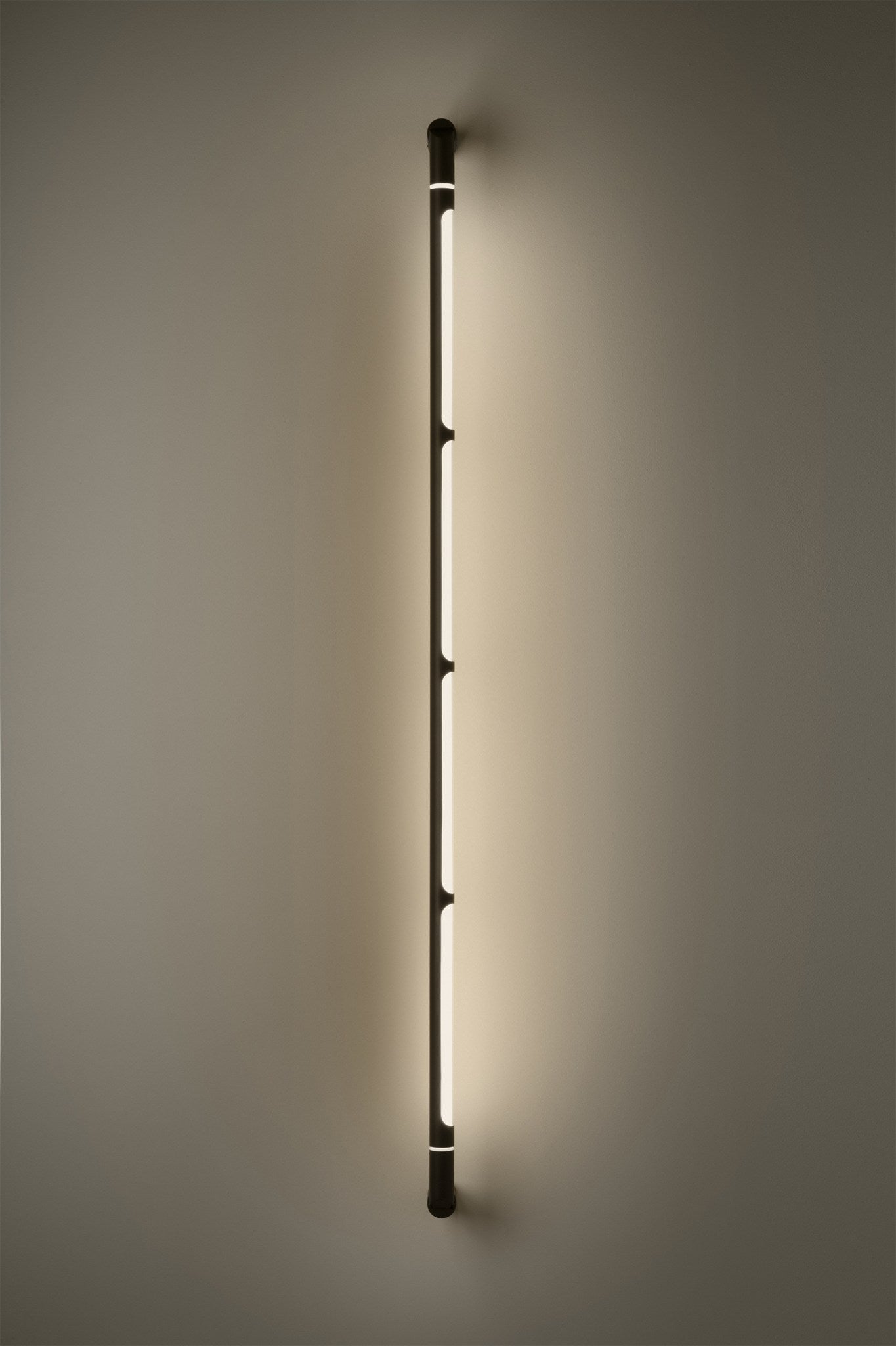 LAMPA  ARCO CZARNY od ESTILUZ