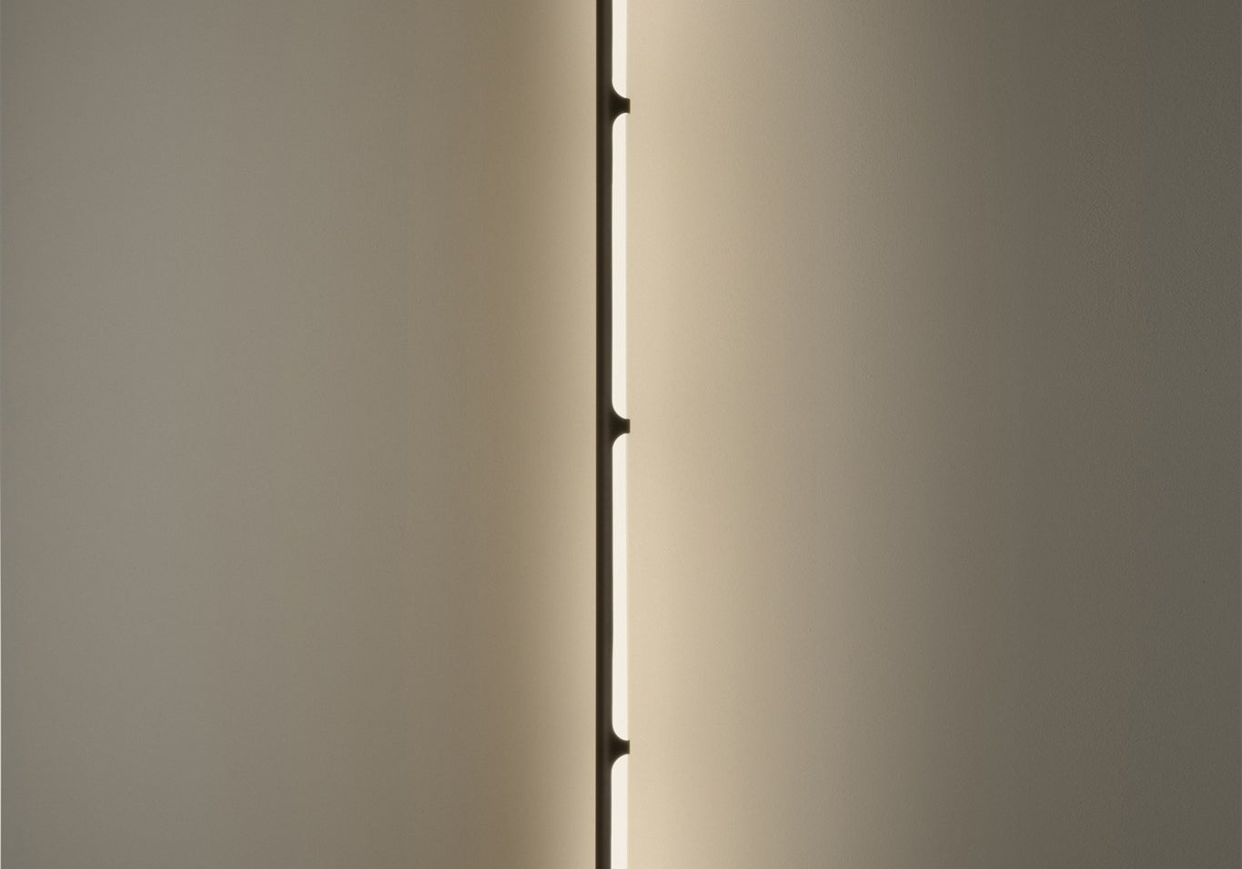 LAMPA  ARCO CZARNY od ESTILUZ