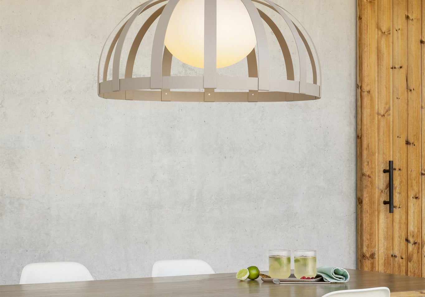 LAMPA WISZĄCA BOLS BEŻOWY od ESTILUZ