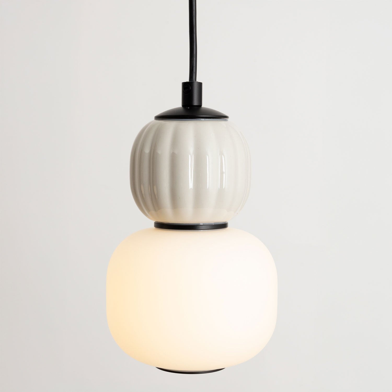 LAMPA  MODERN CZARNY OD MAXLIGHT P0624