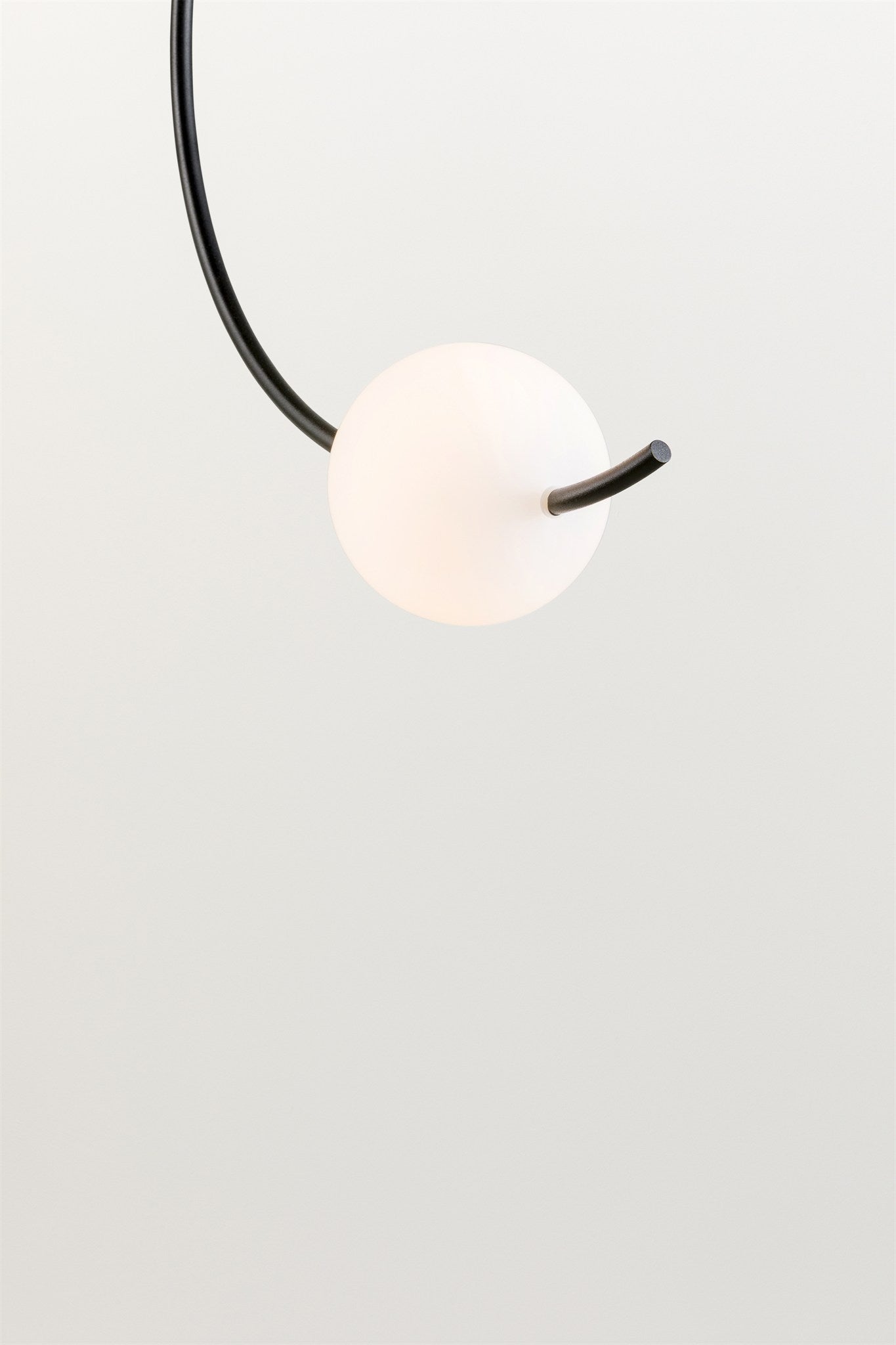 LAMPA WISZĄCA LOOP T-4125 CZARNY od ESTILUZ