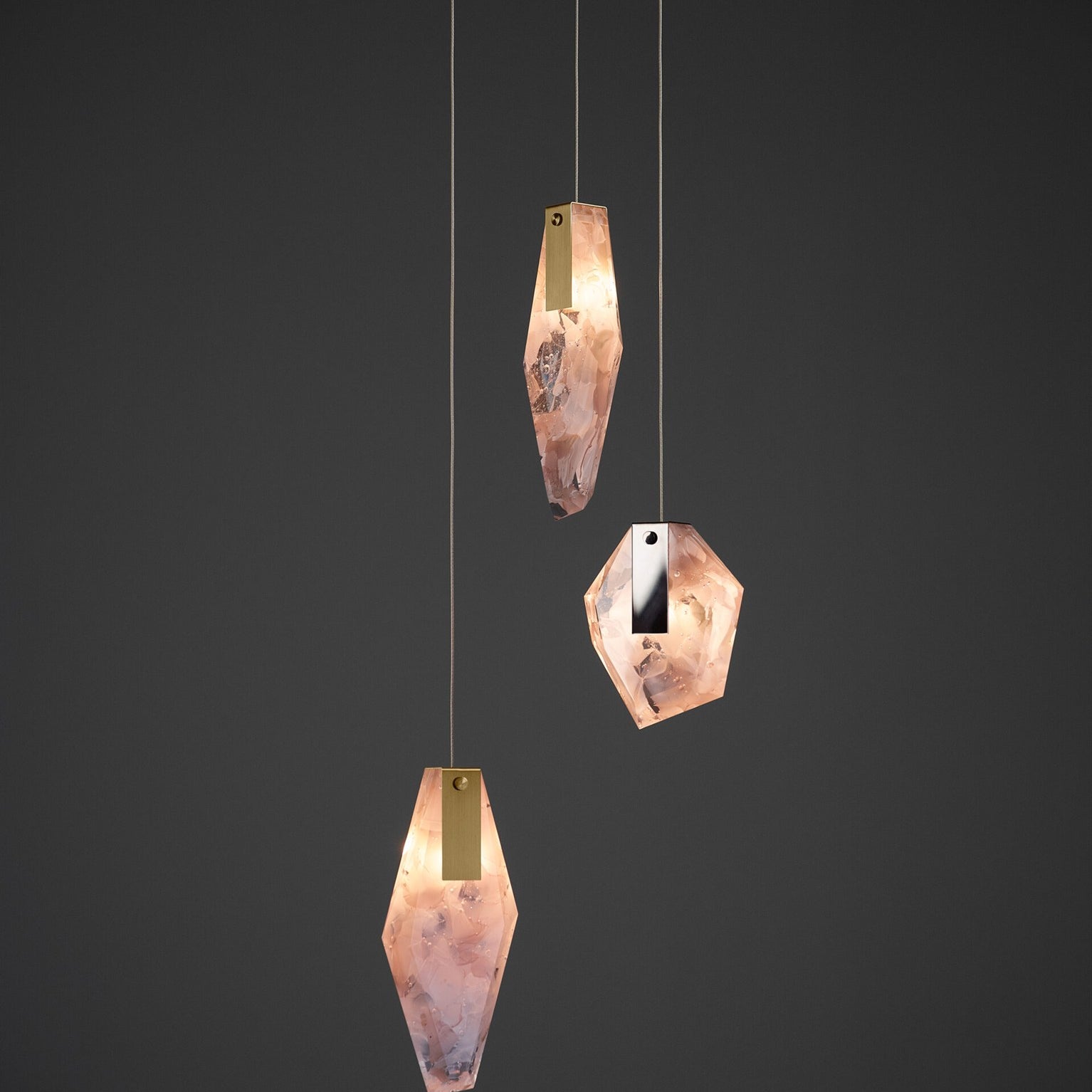 LAMPA WISZĄCA FRAGMENTS LONG BIAŁY od BOMMA