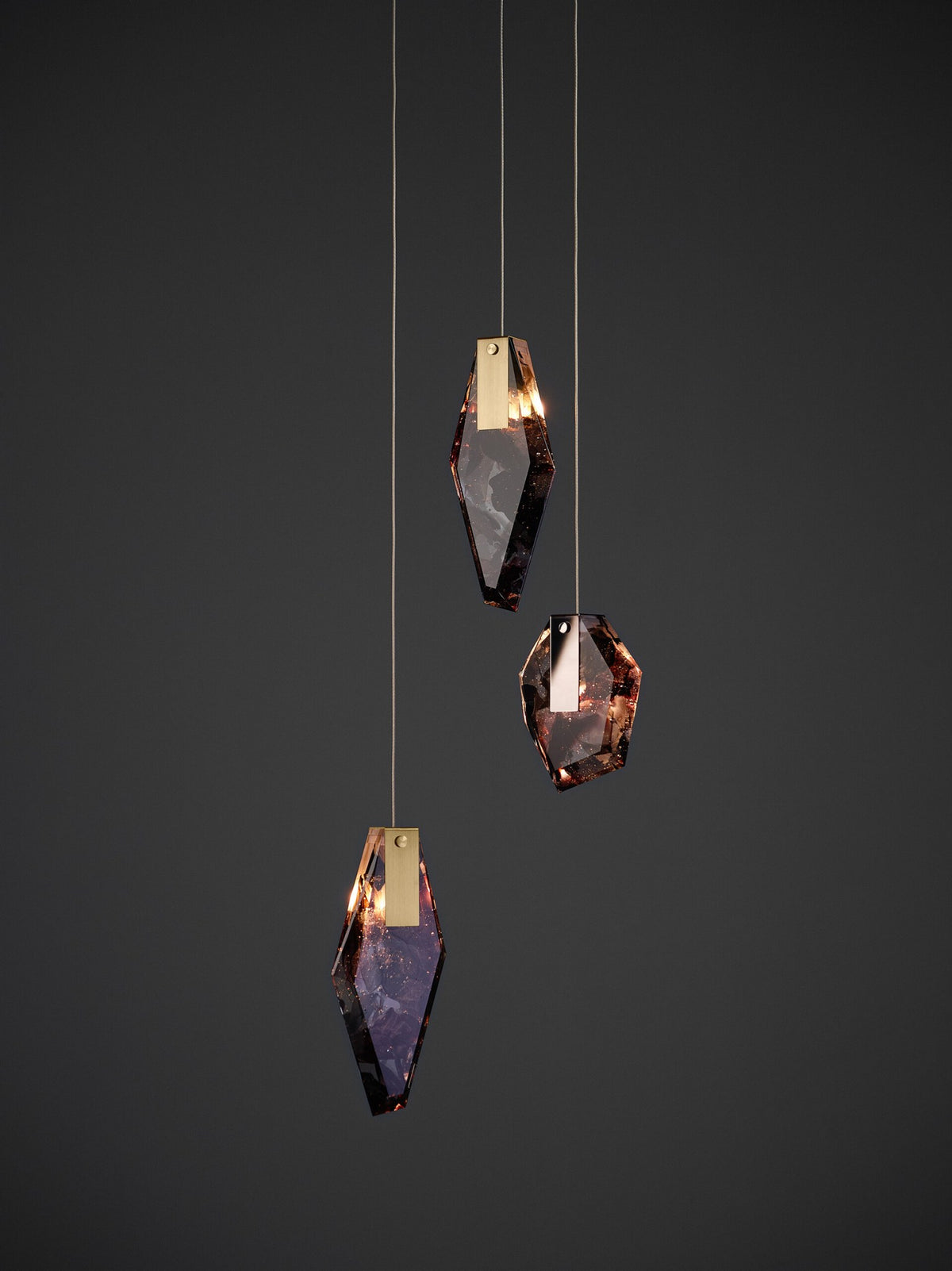 LAMPA WISZĄCA FRAGMENTS LONG CZARNY od BOMMA