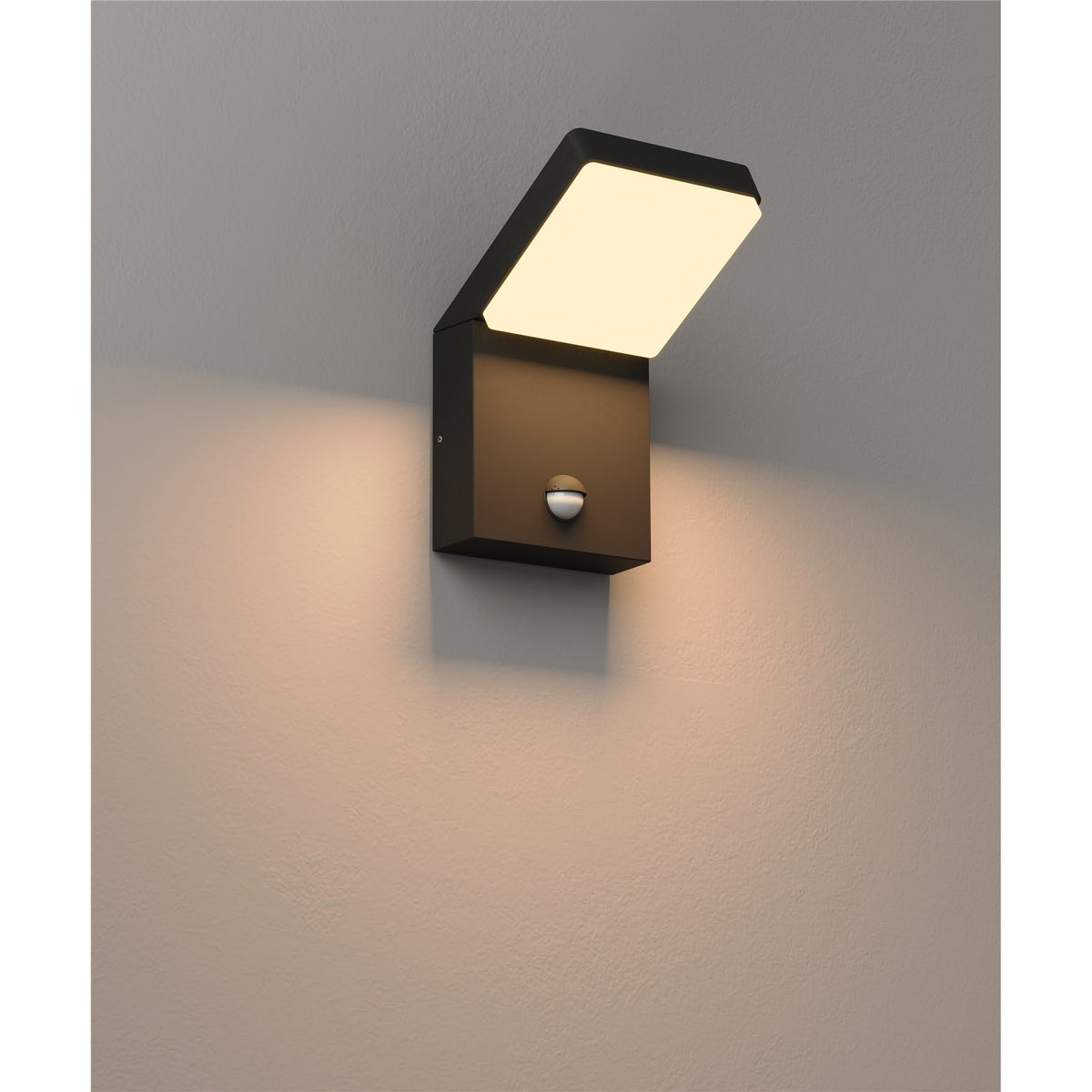 LAMPA KINKIET FISS CZARNY OD MAXLIGHT W0472