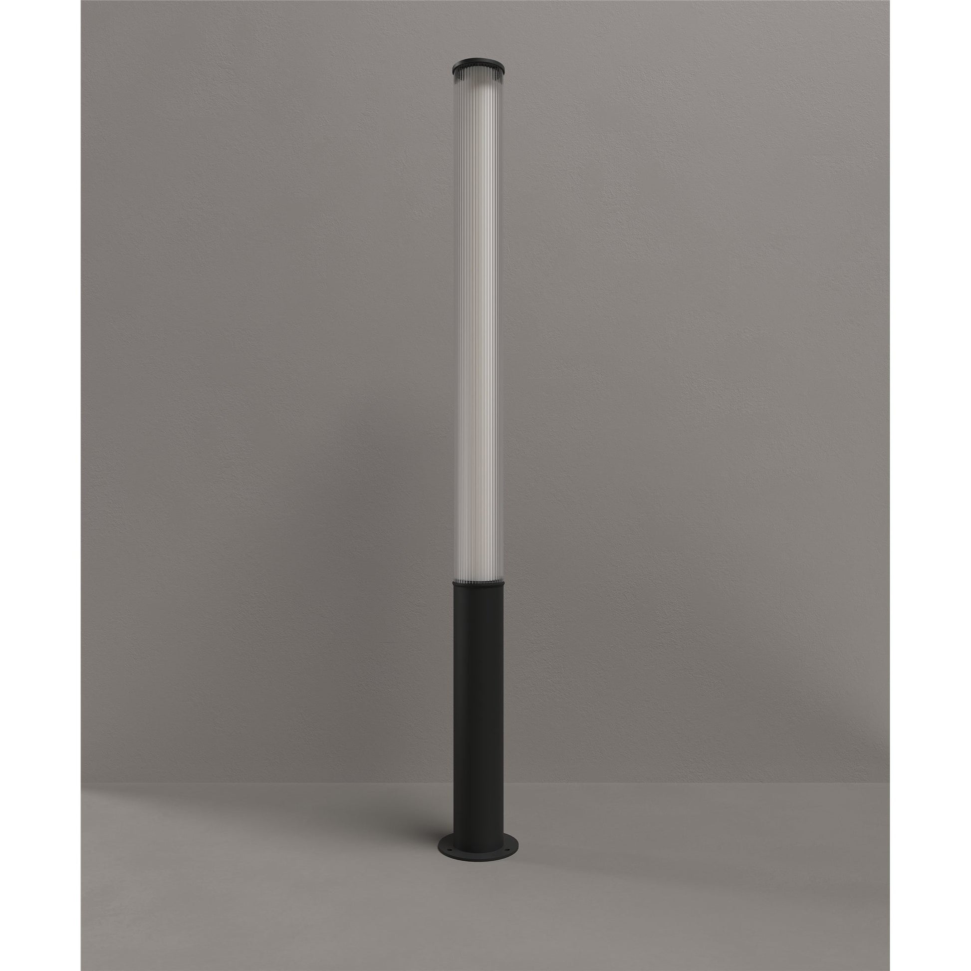 LAMPA PODŁOGOWA GARDENIA CZARNY OD MAXLIGHT F0066